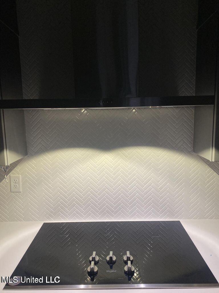 2441 Memphis Street Property Photo 6