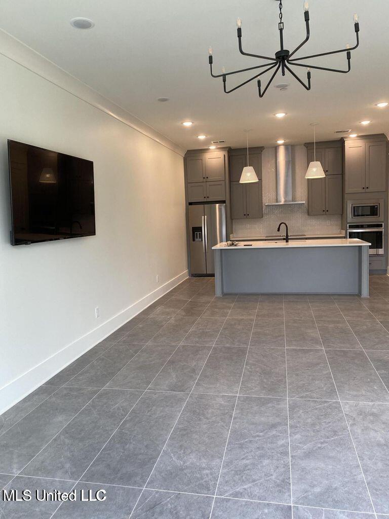 2441 Memphis Street Property Photo 8