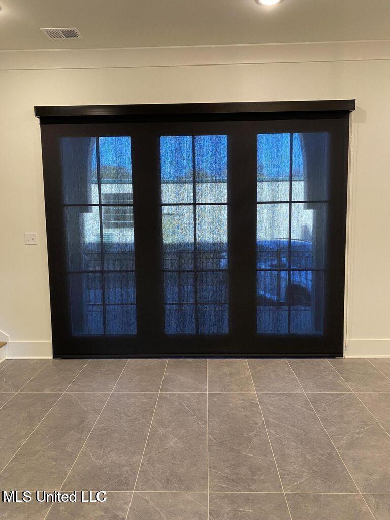 2441 Memphis Street Property Photo 10