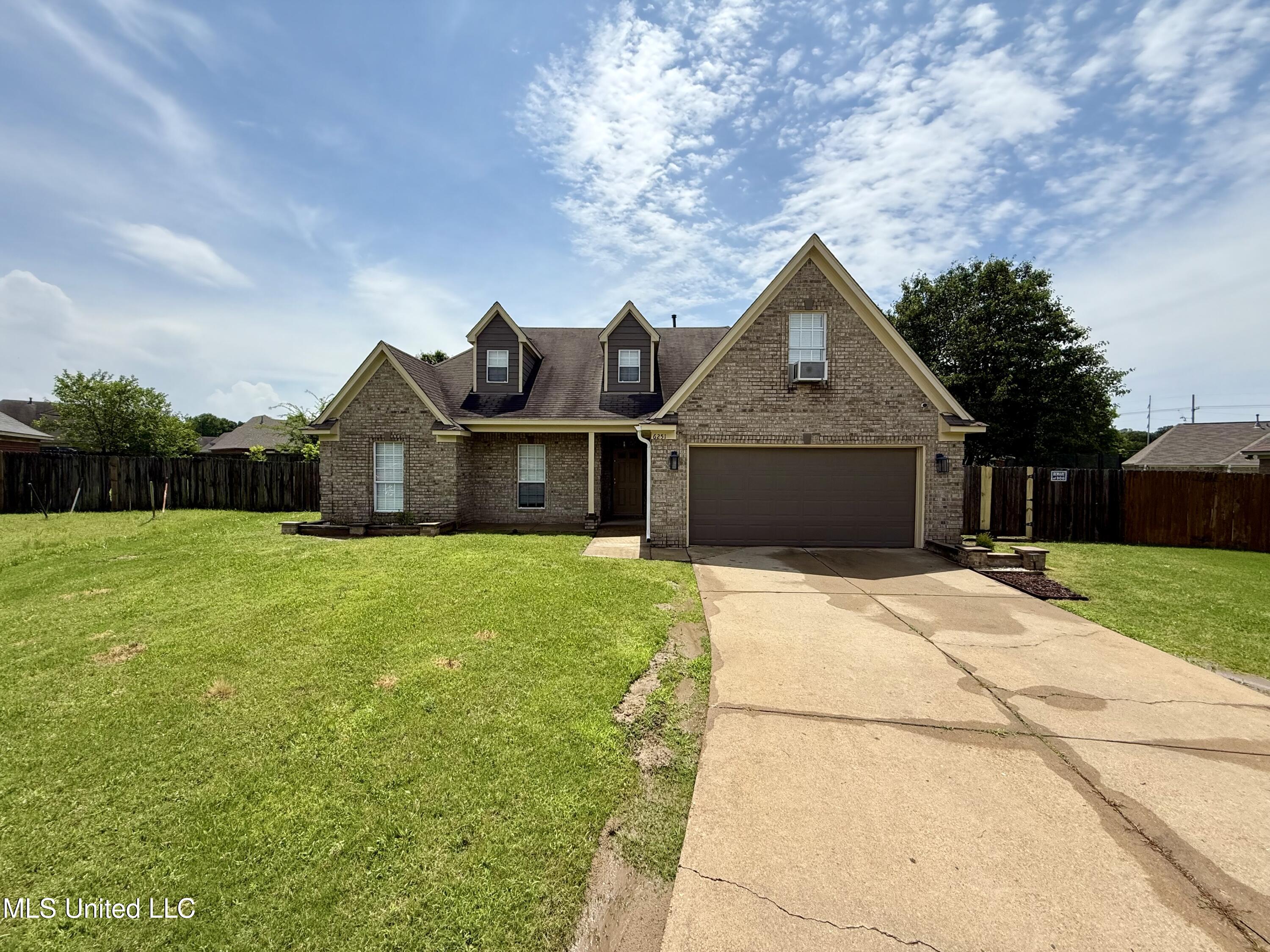 6251 Manchester Cove Property Photo 1