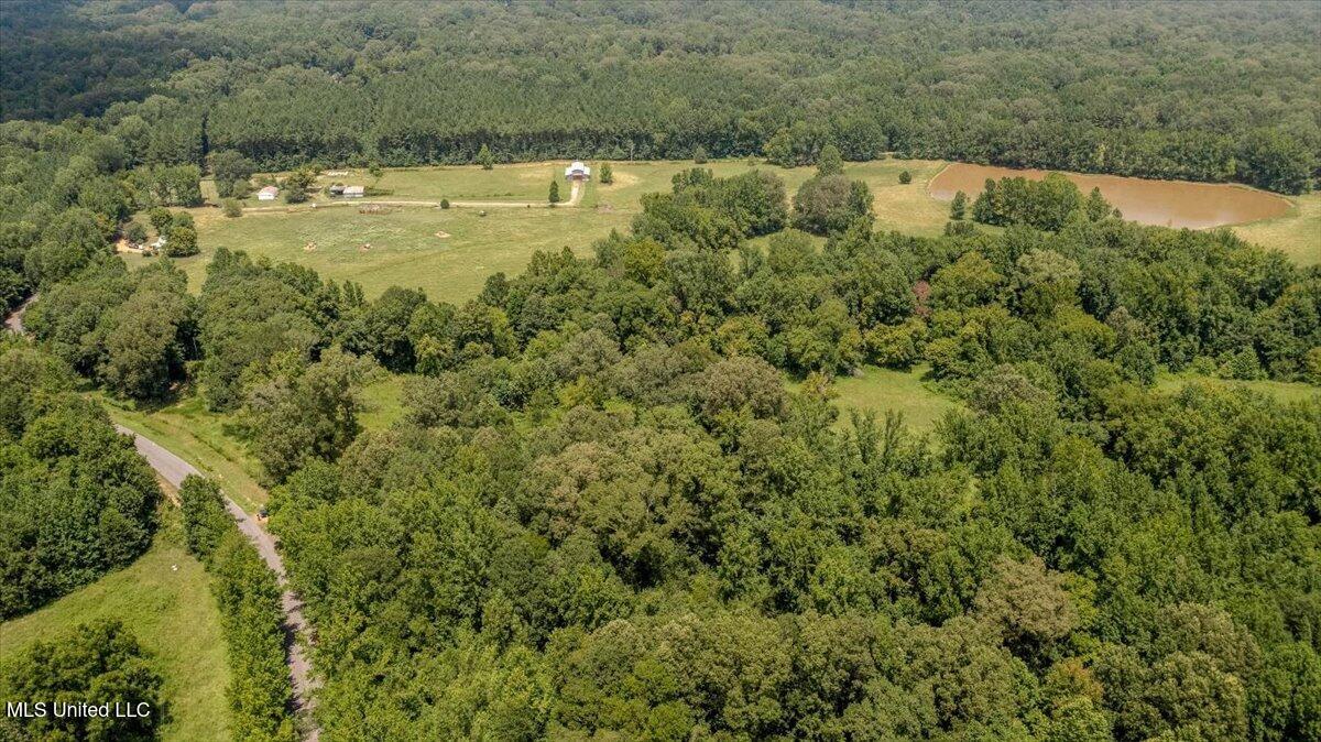 1968 Bend Road Property Photo 4