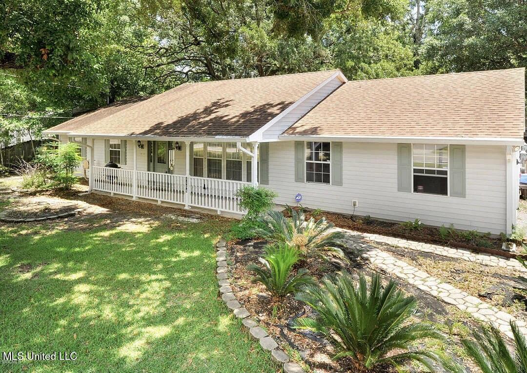 1154 E Old Pass Road Property Photo 1