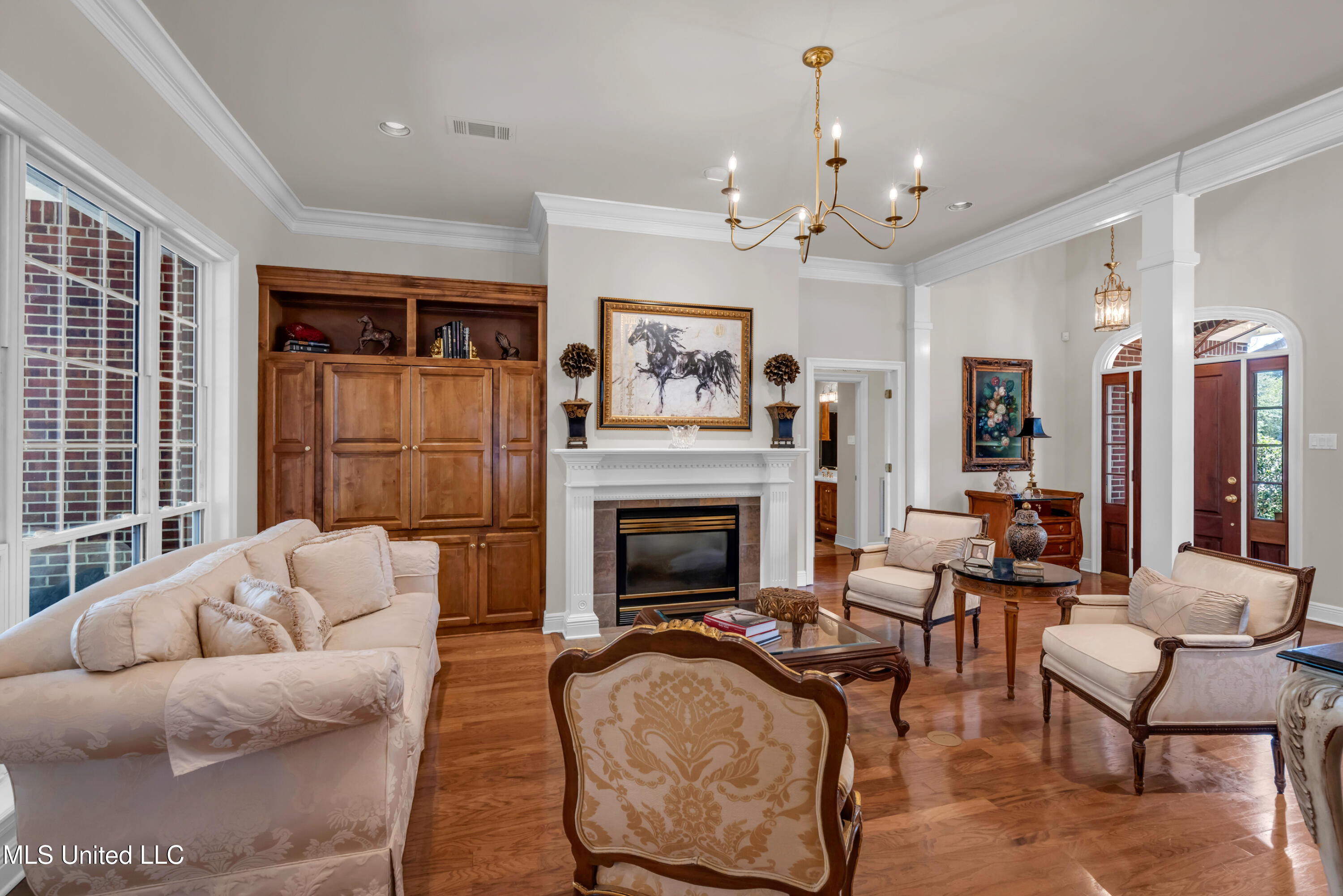 127 Surgeres Place Property Photo 8