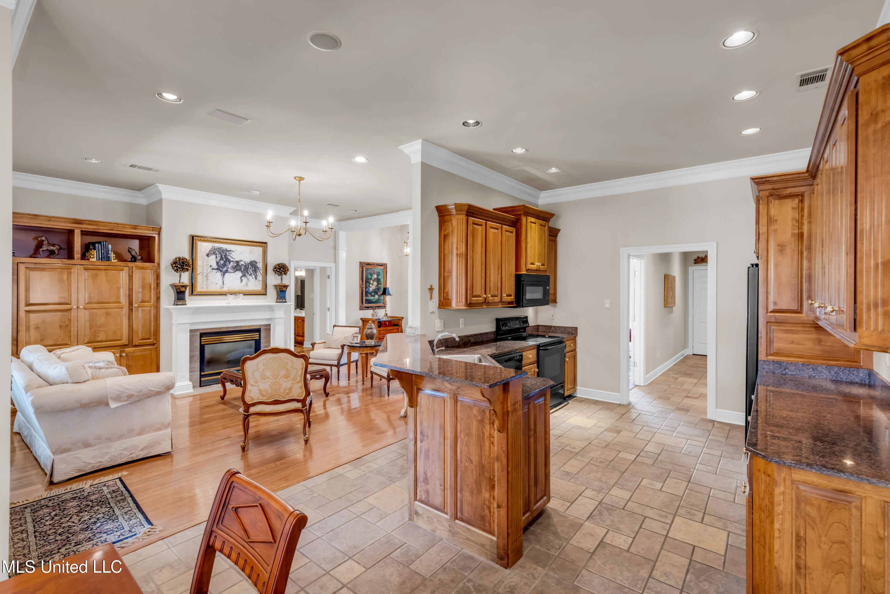 127 Surgeres Place Property Photo 13