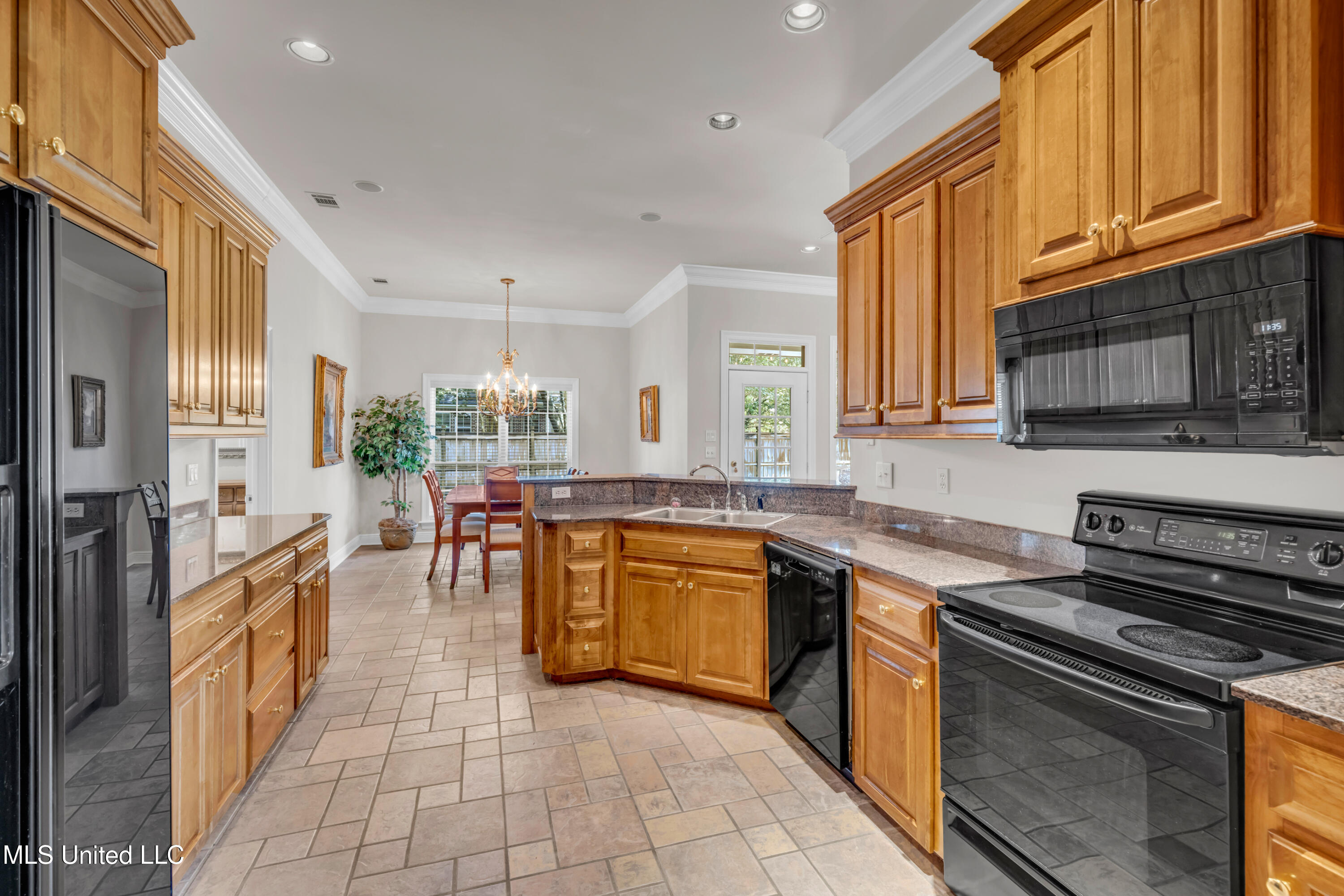 127 Surgeres Place Property Photo 15
