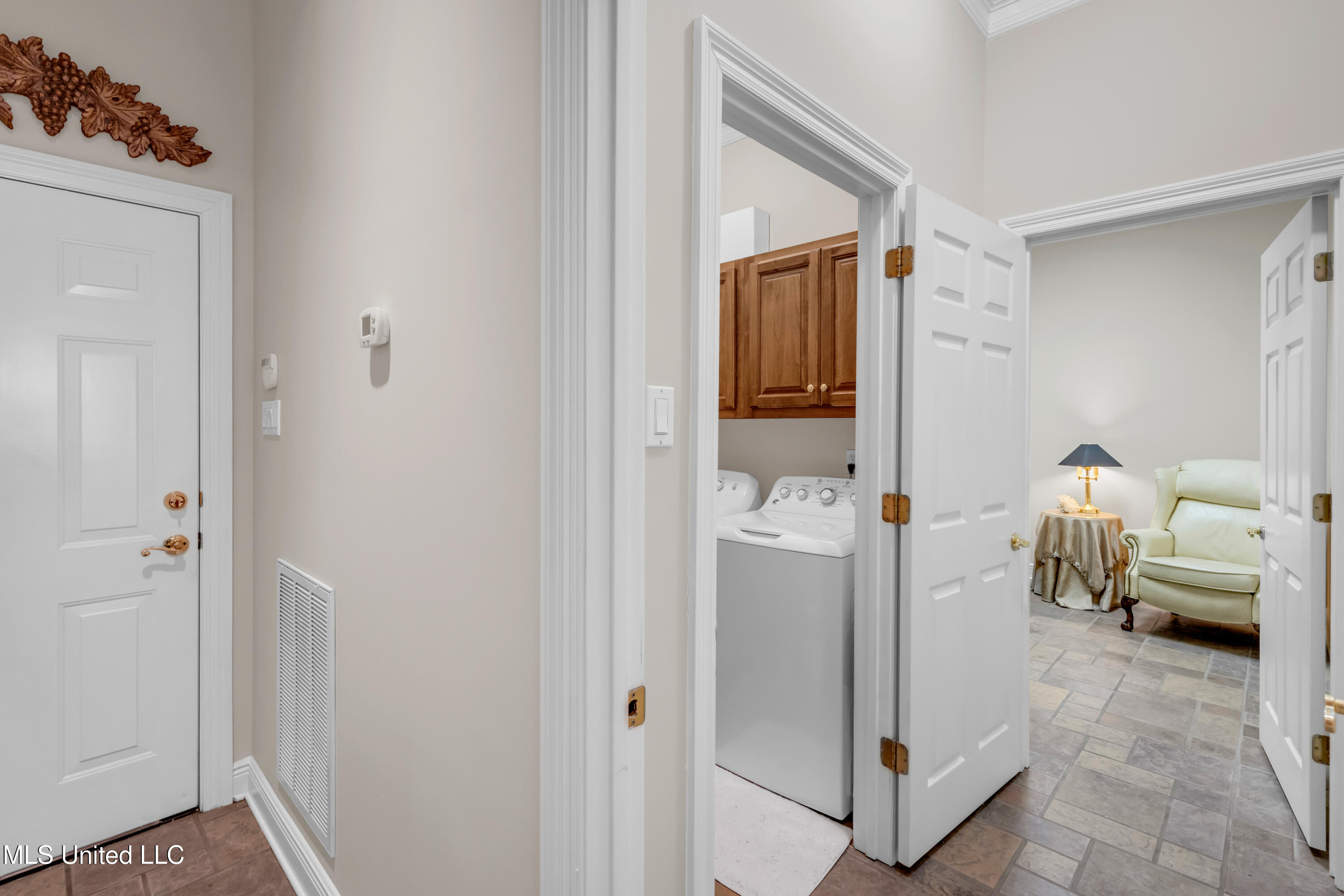 127 Surgeres Place Property Photo 31