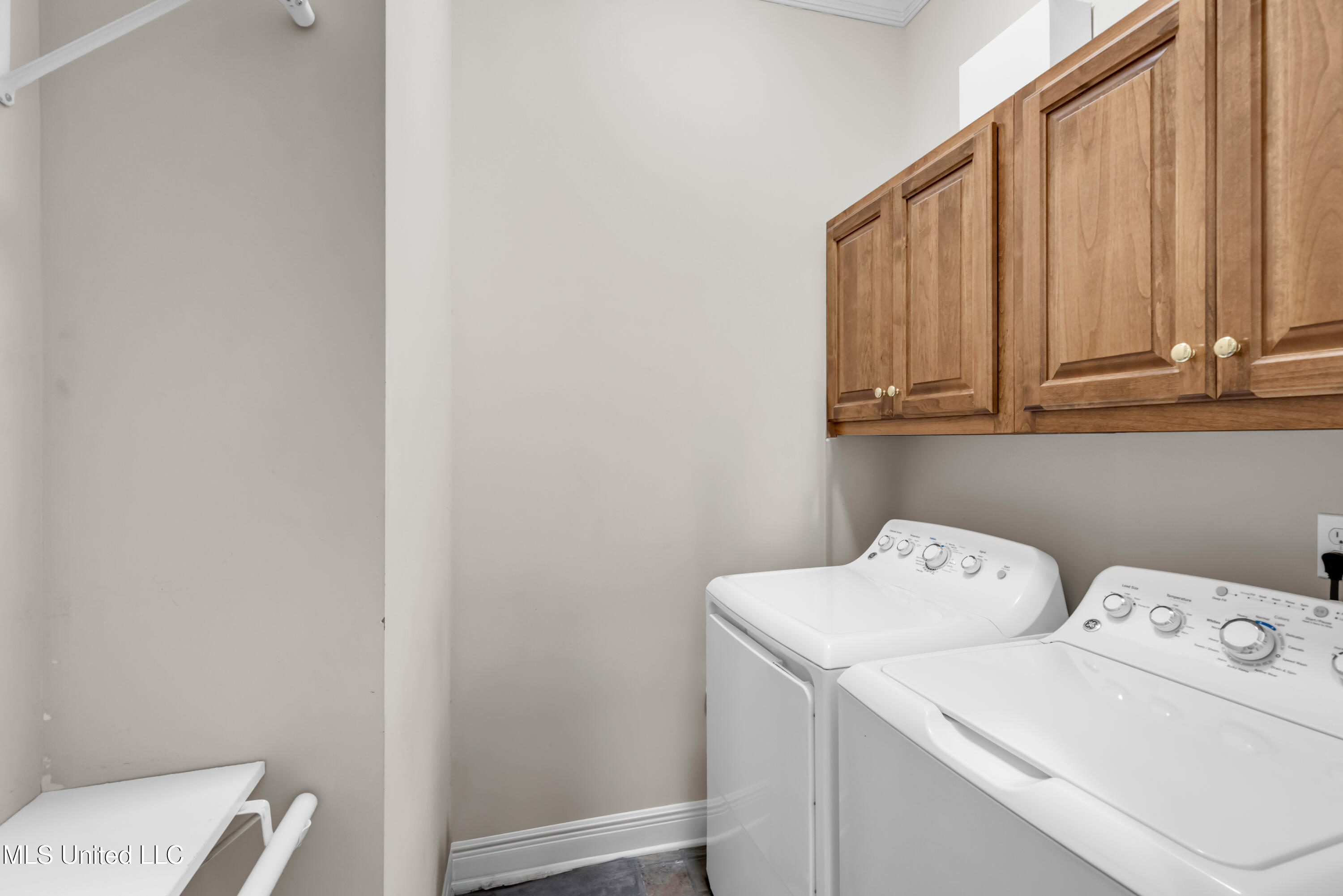 127 Surgeres Place Property Photo 32