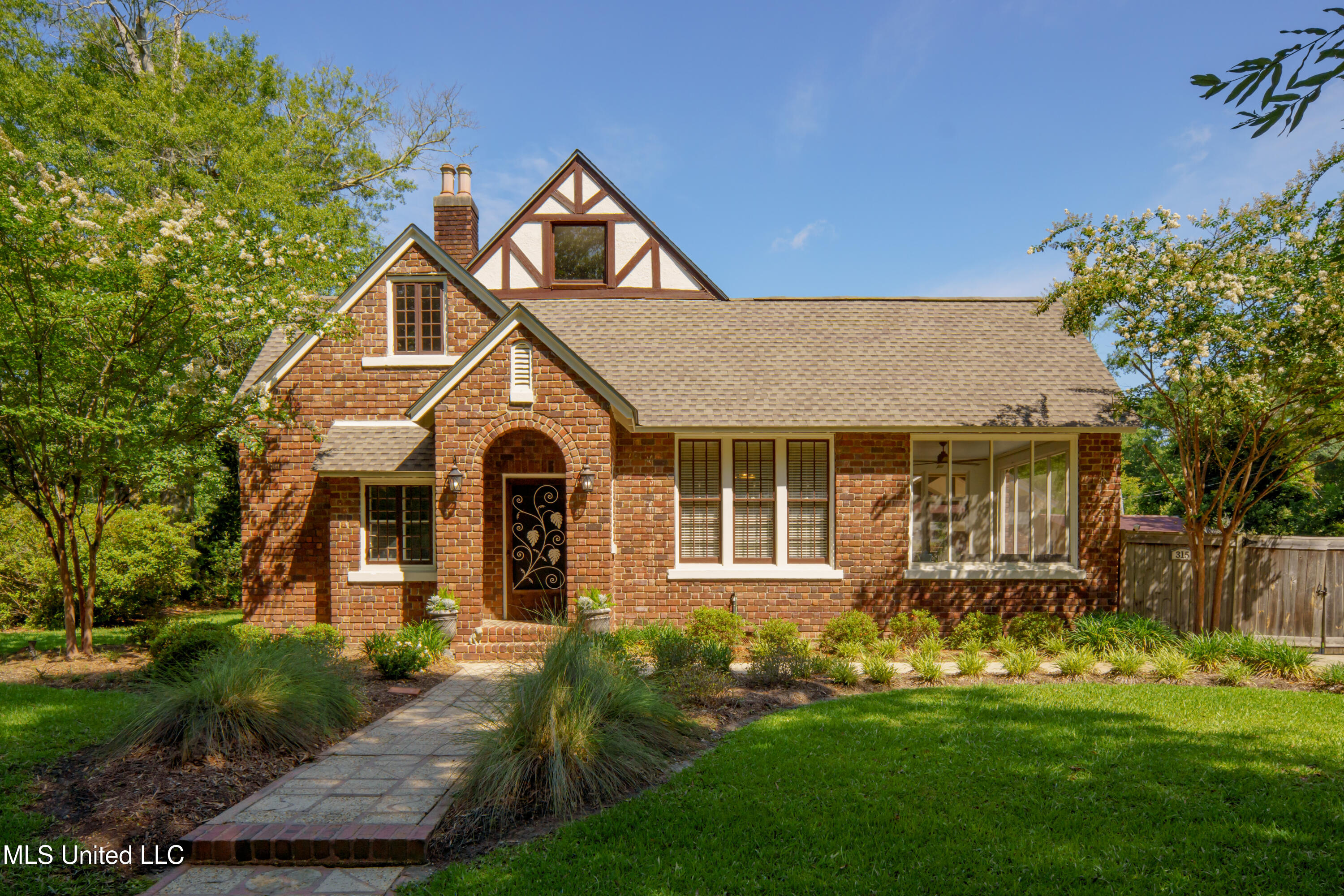 315 Mamie Street Property Photo 1
