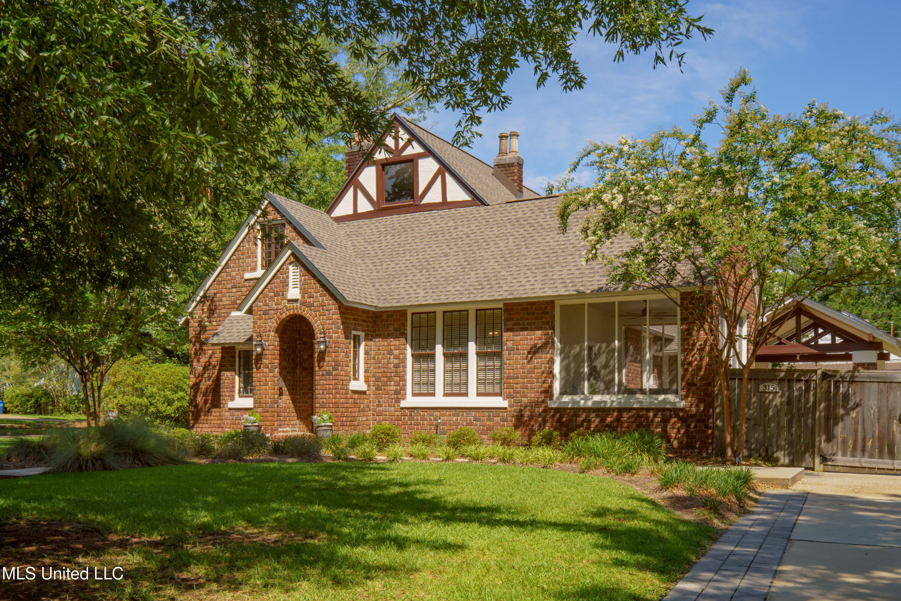 315 Mamie Street Property Photo 3