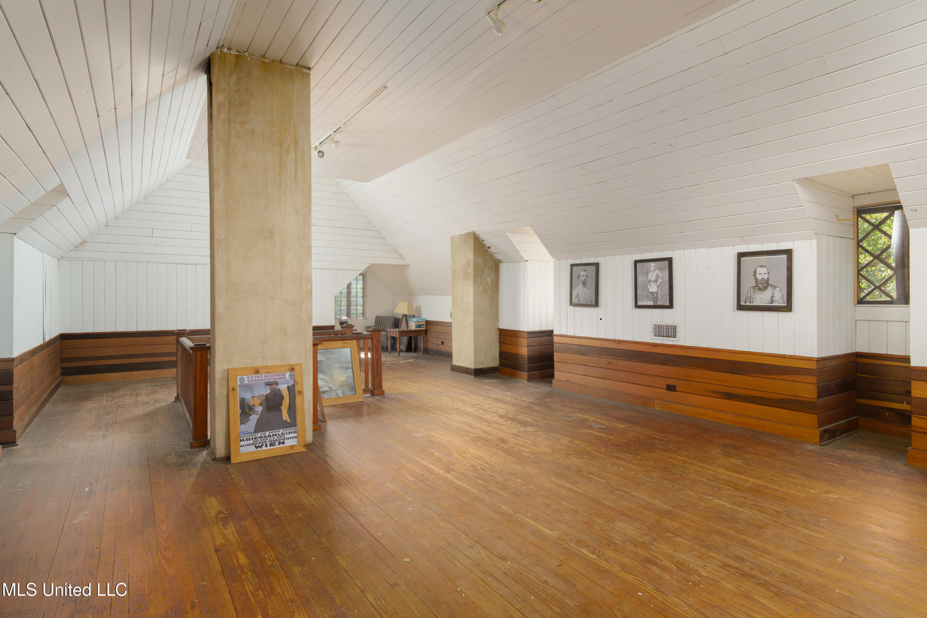 315 Mamie Street Property Photo 37