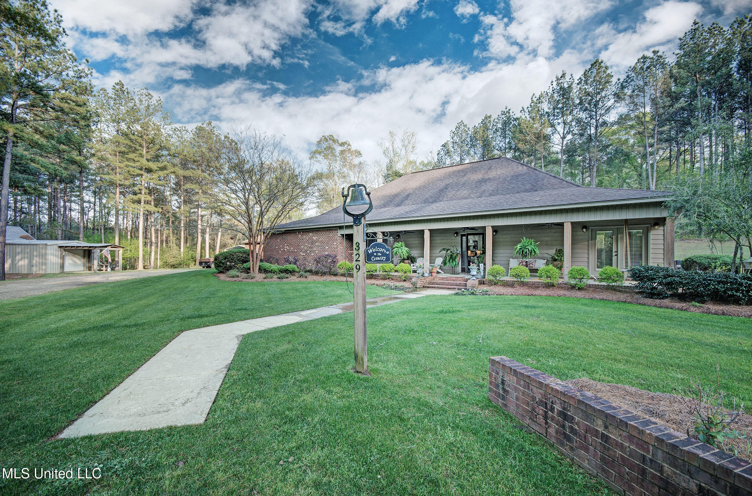 329 County Line Road Property Photo 1