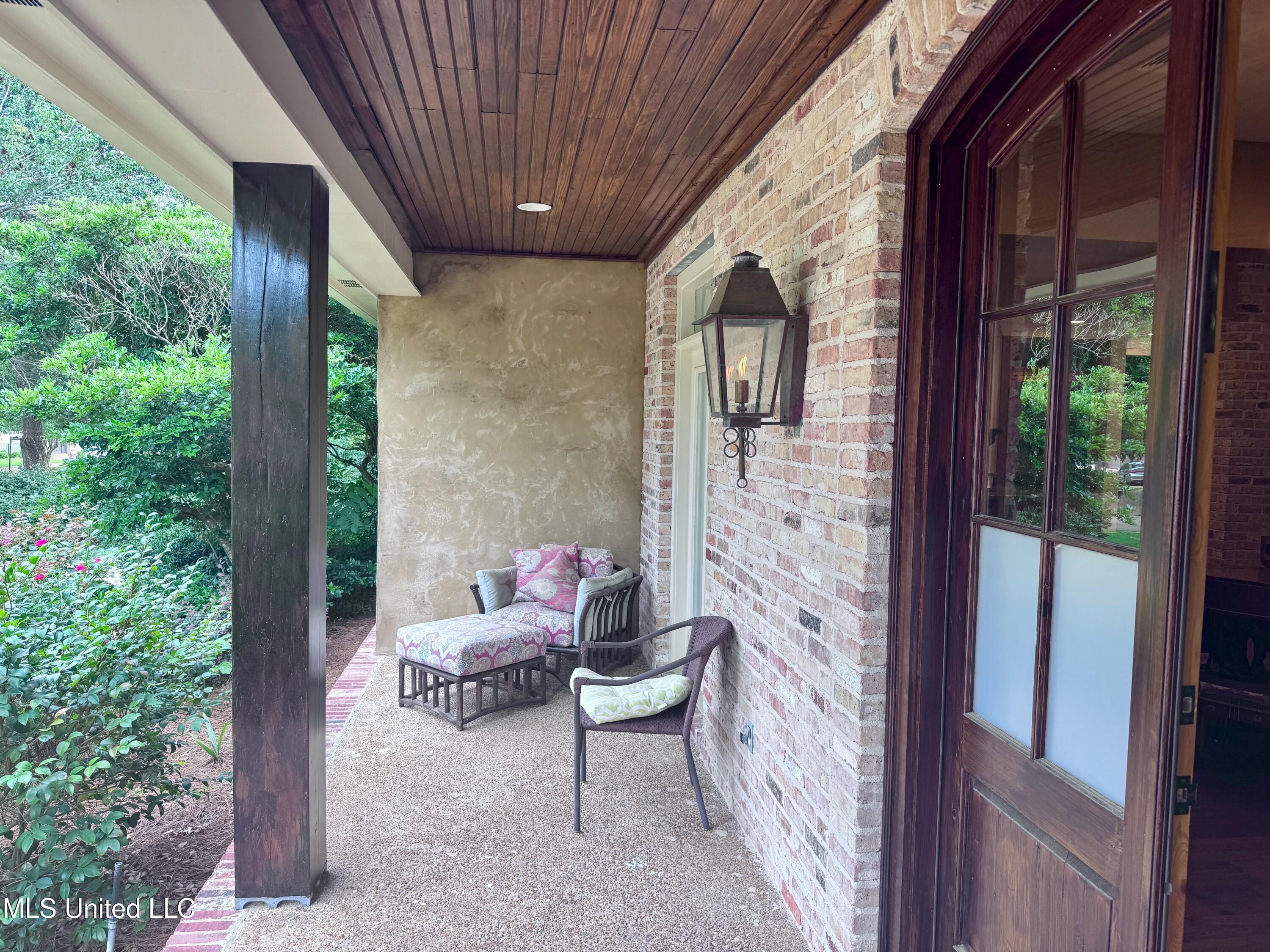 236 Sawbridge Drive Property Photo 3