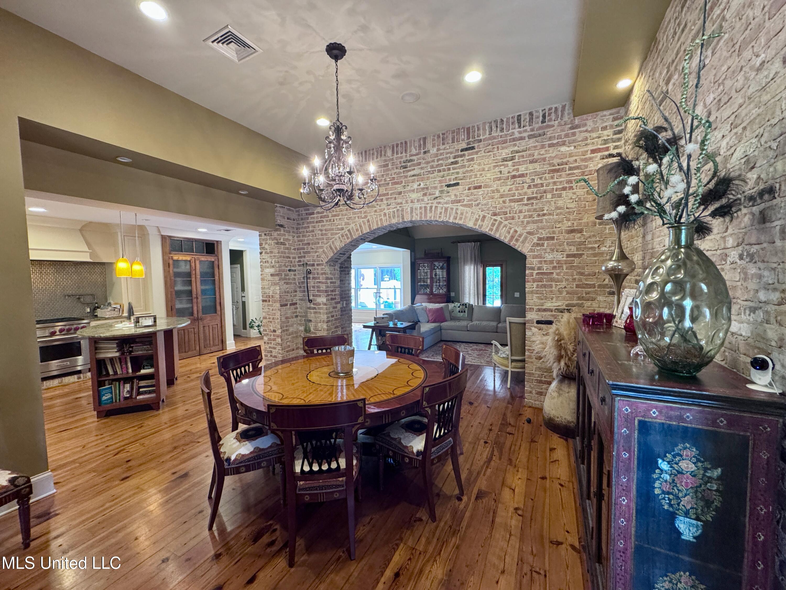 236 Sawbridge Drive Property Photo 6
