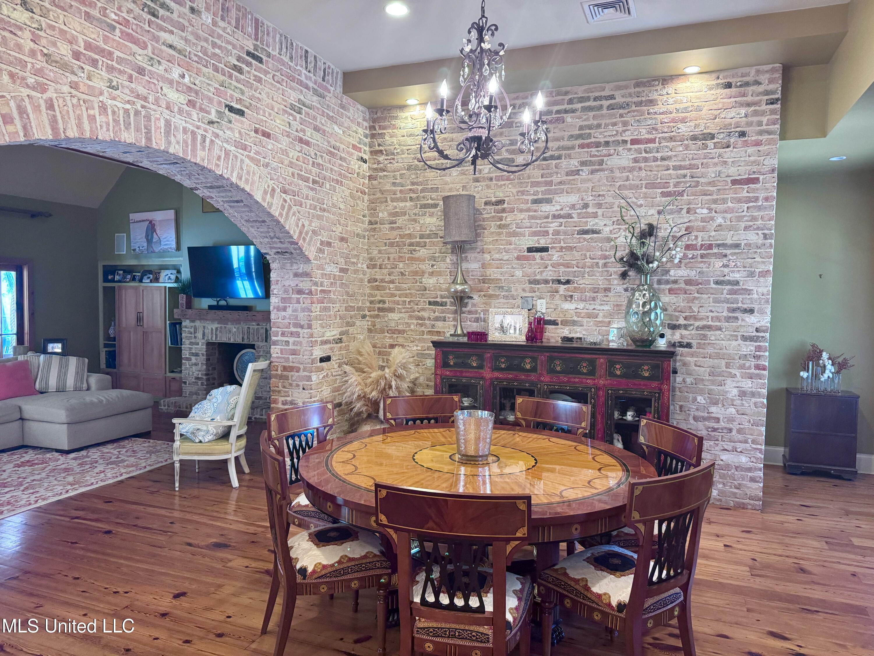 236 Sawbridge Drive Property Photo 7