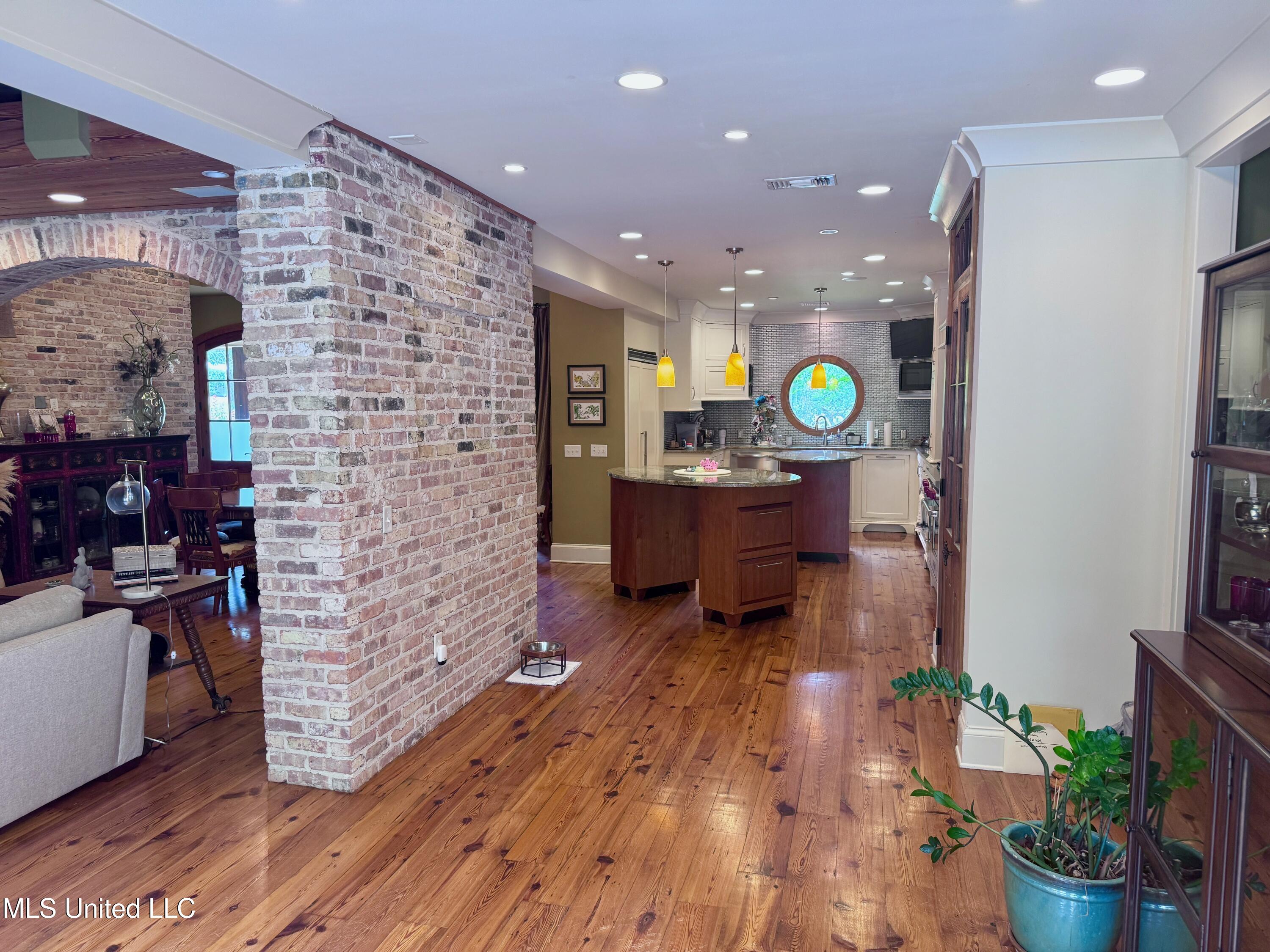 236 Sawbridge Drive Property Photo 12