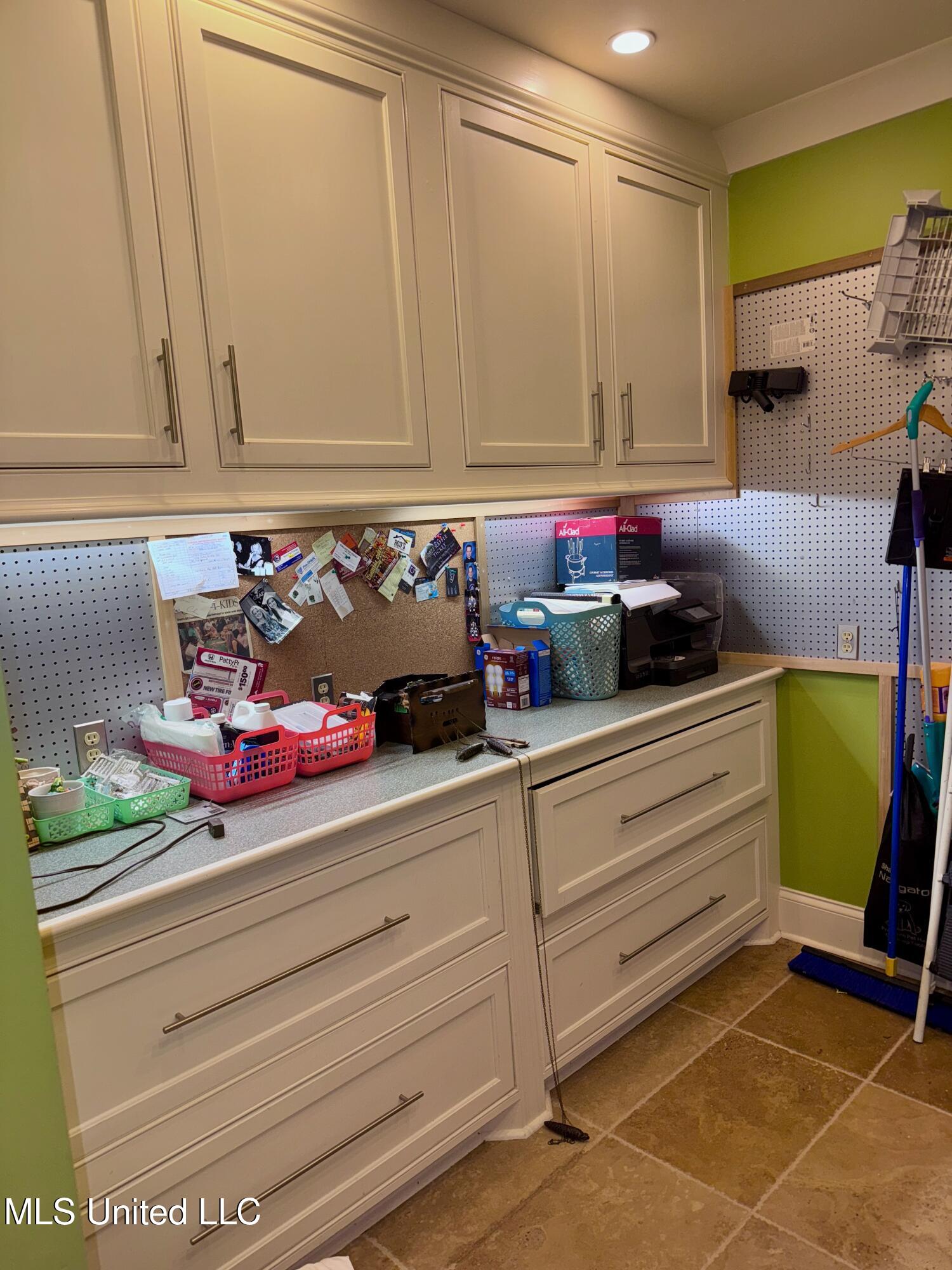 236 Sawbridge Drive Property Photo 23