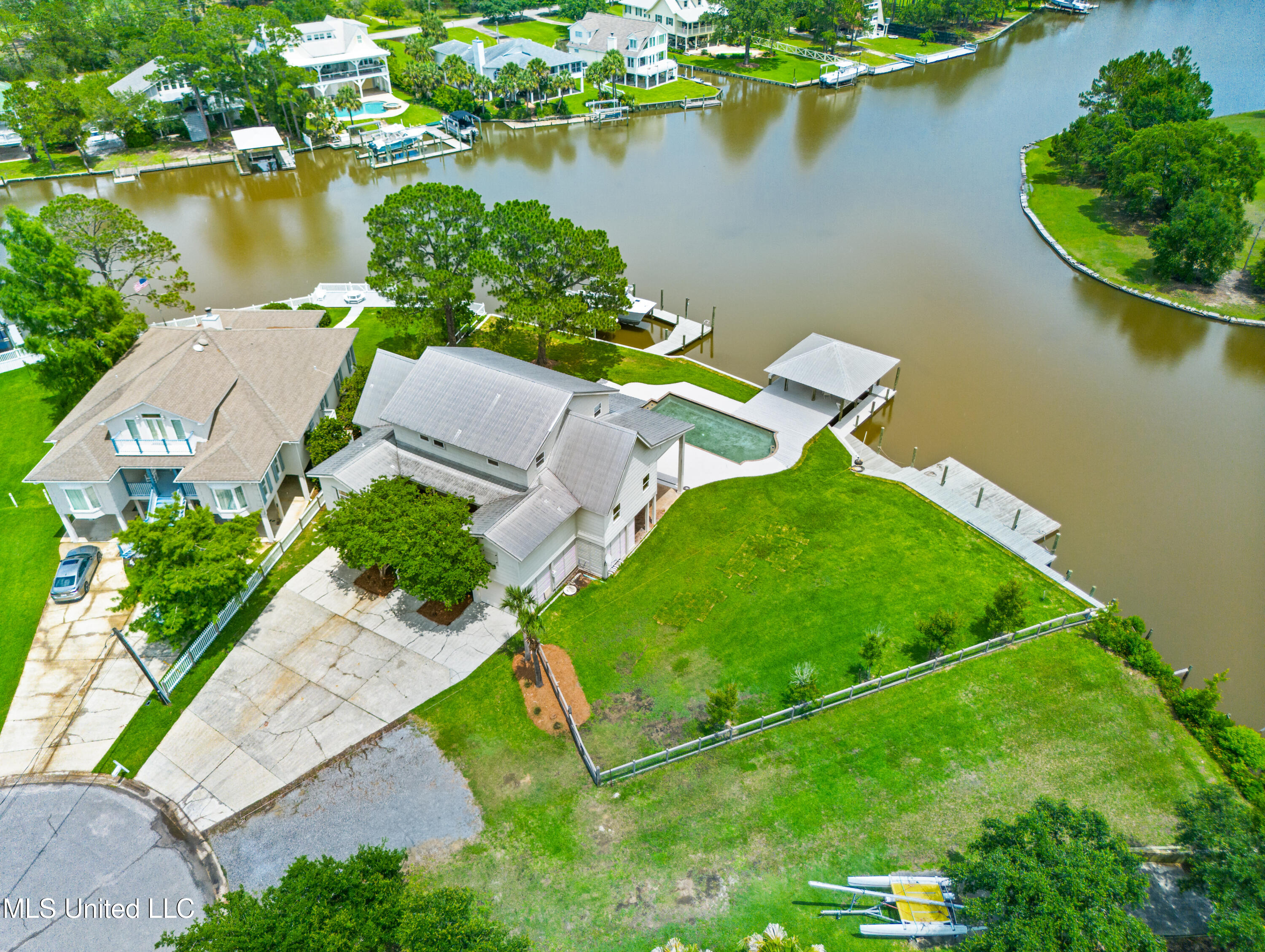 18 Golf View Drive Property Photo 37