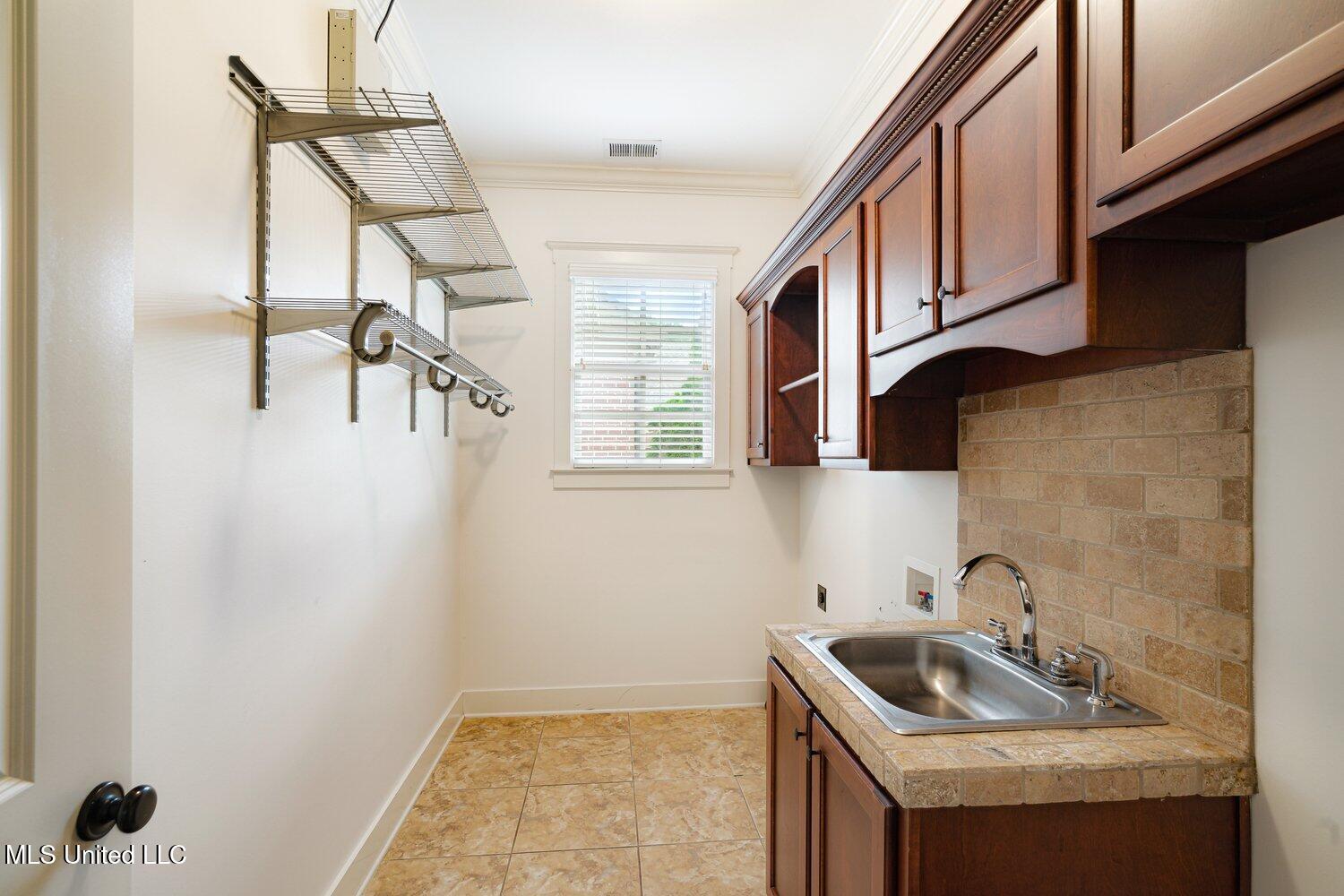 4050 Robinson Crossing Property Photo 22