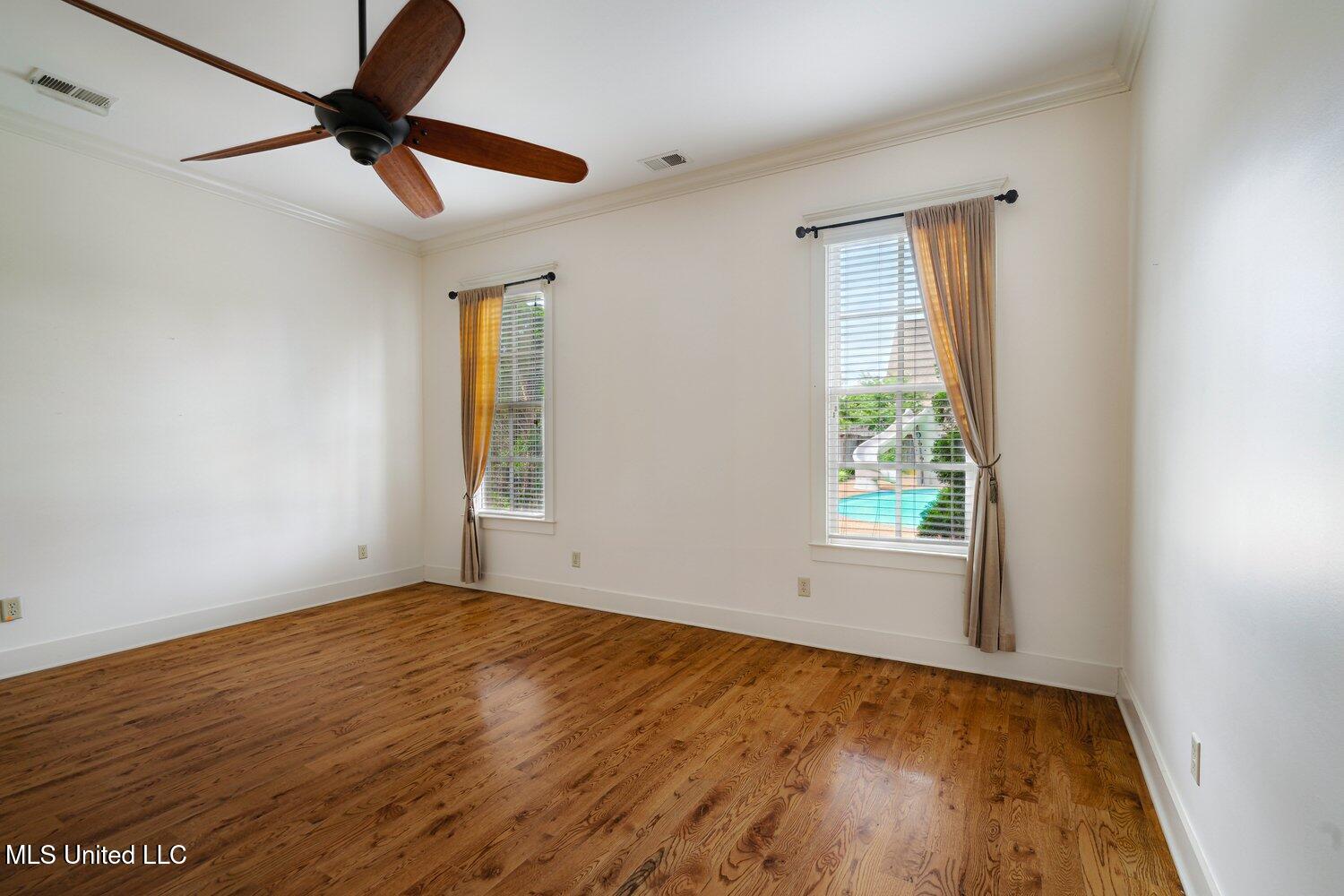 4050 Robinson Crossing Property Photo 24