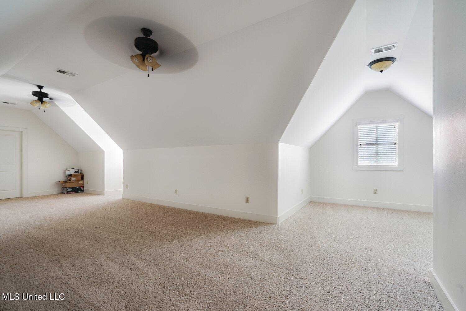 4050 Robinson Crossing Property Photo 37