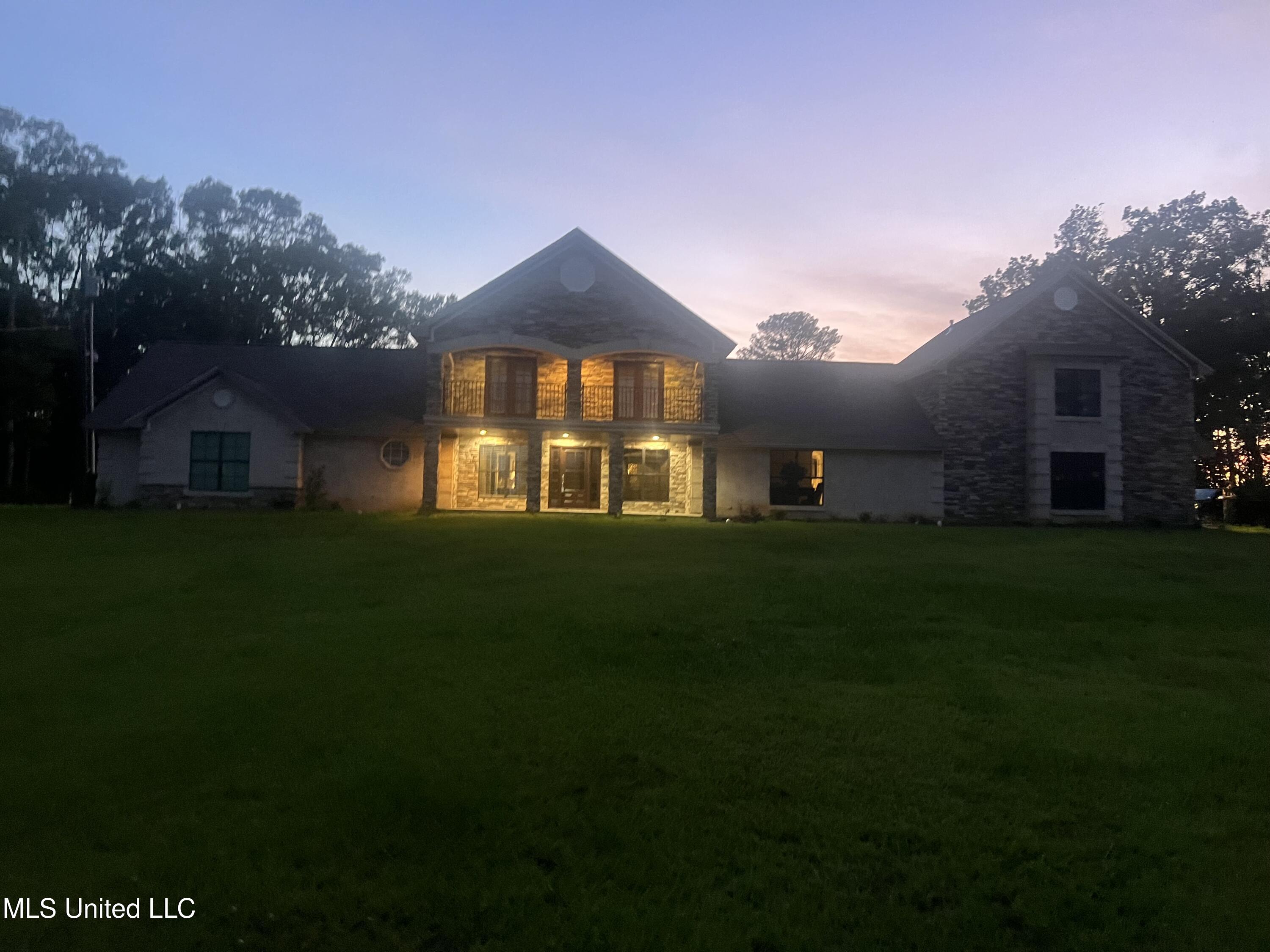 589 N Old Canton Road Property Photo 5