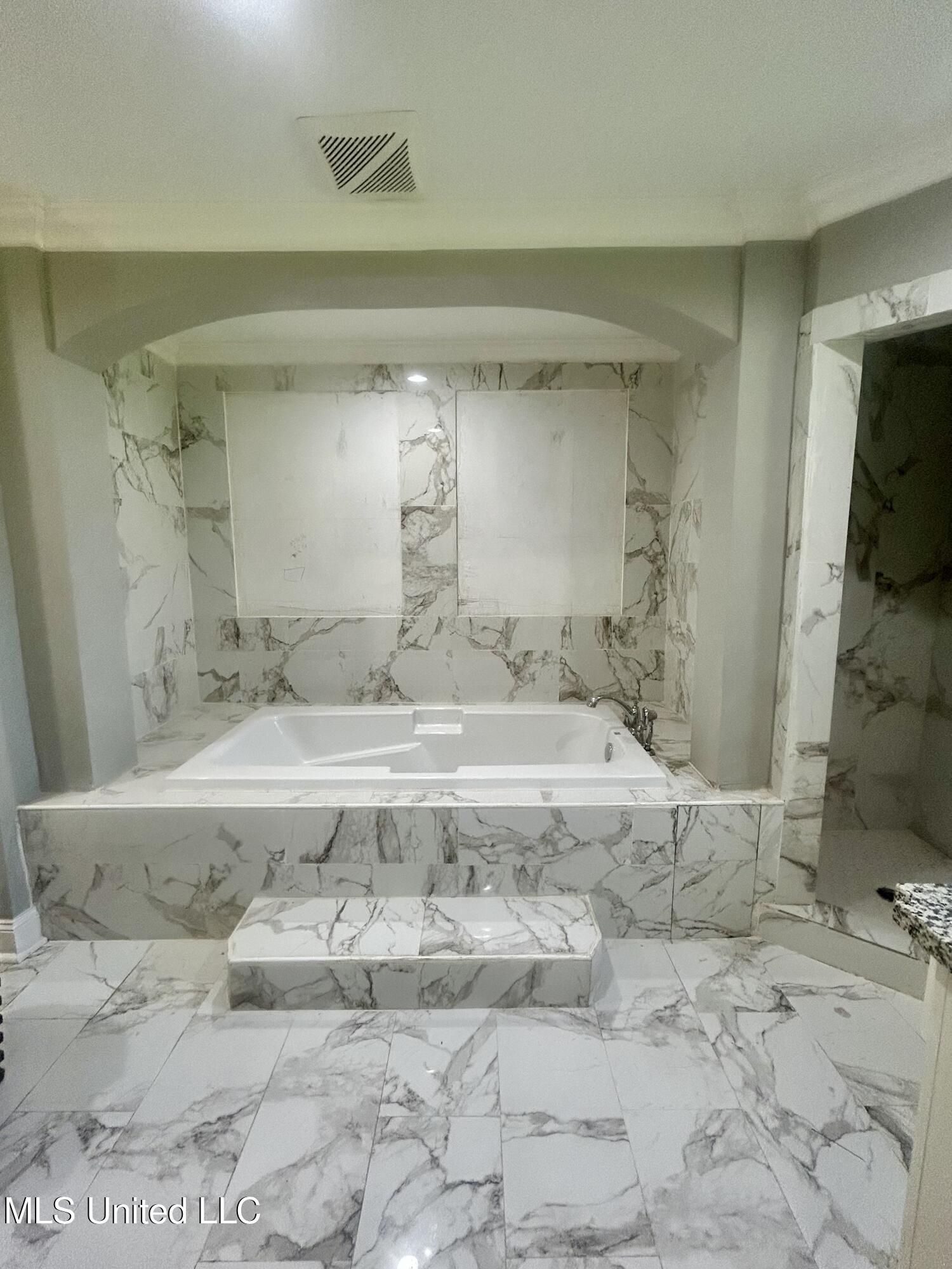 589 N Old Canton Road Property Photo 12