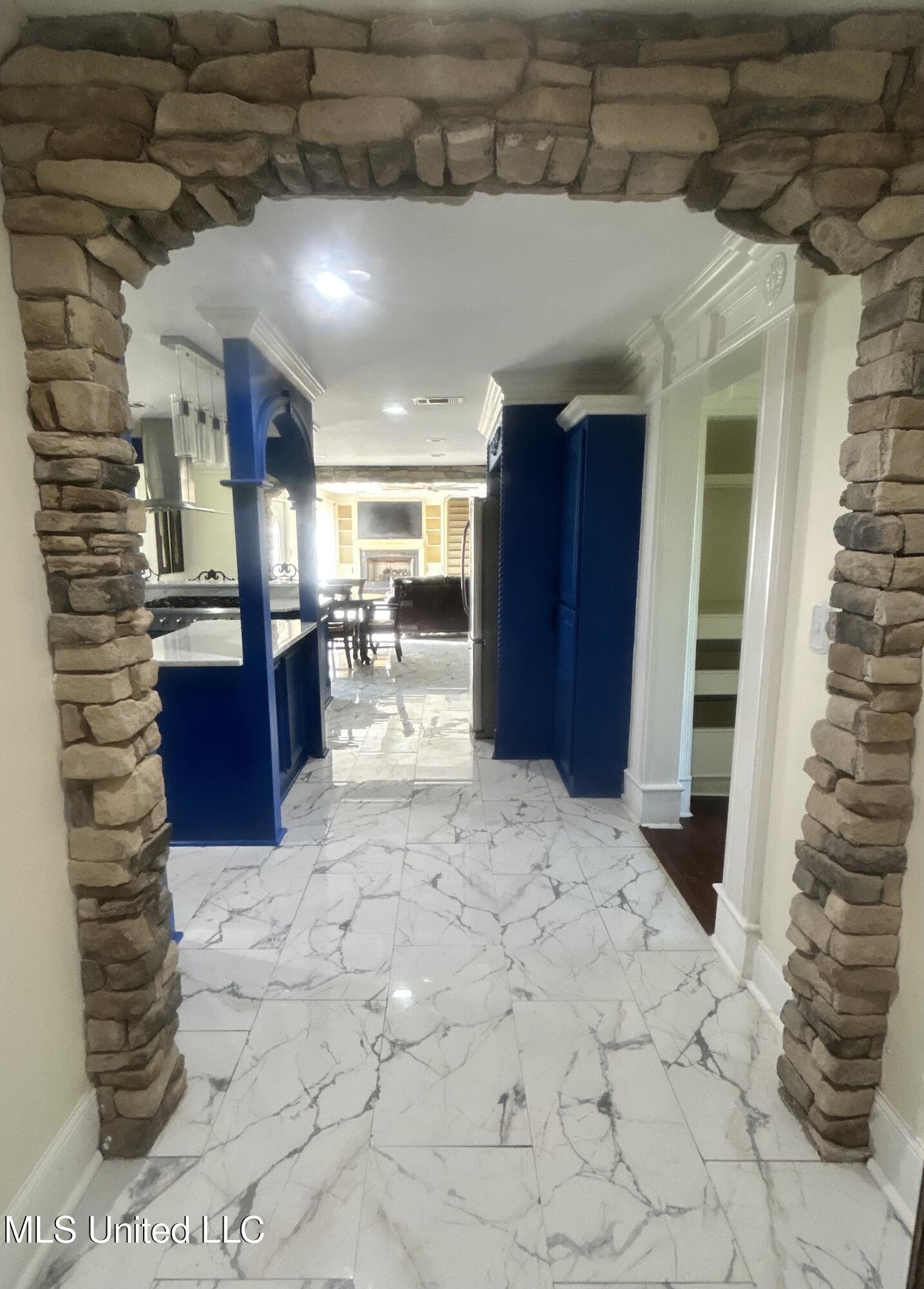 589 N Old Canton Road Property Photo 13