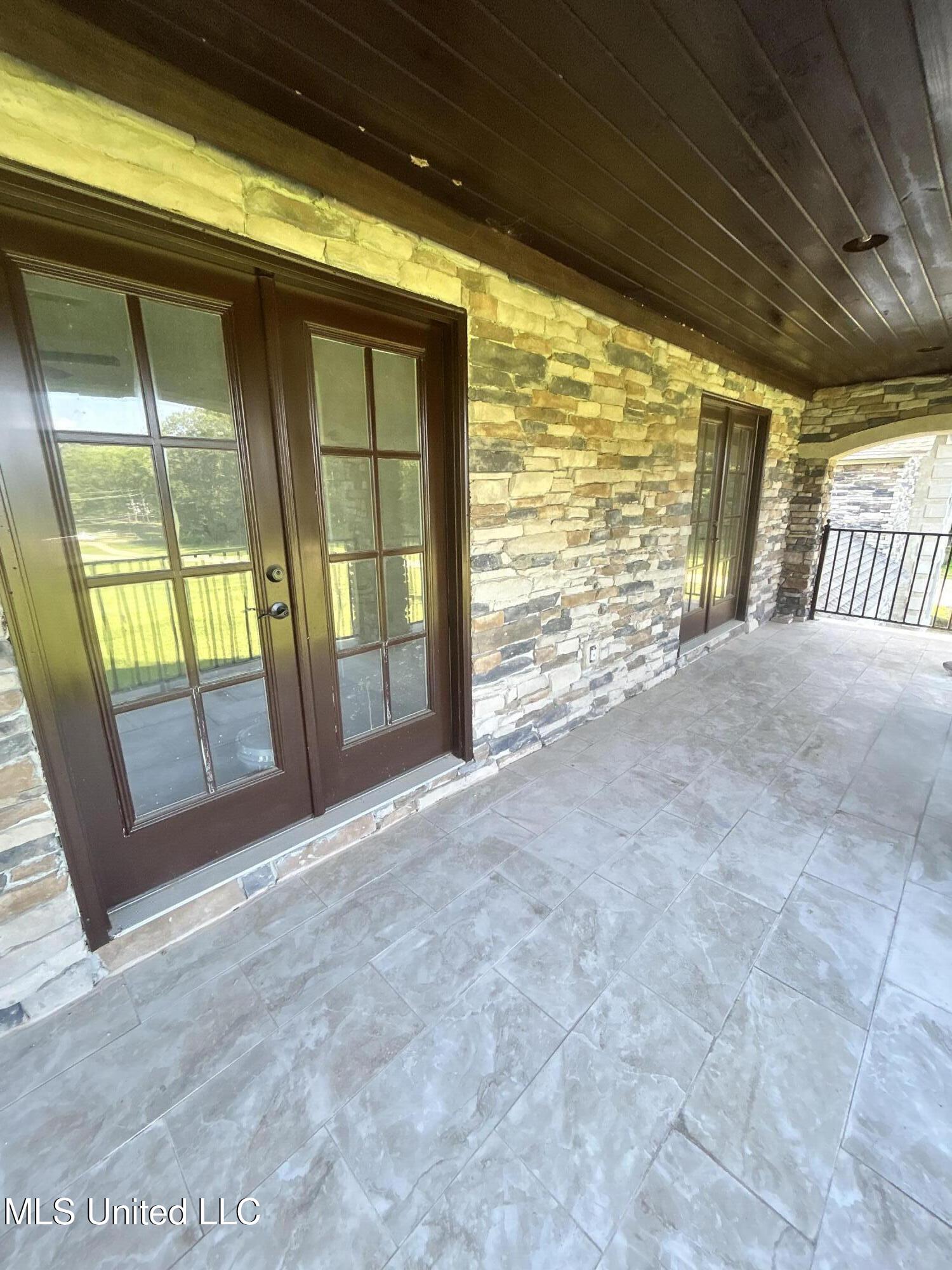 589 N Old Canton Road Property Photo 18