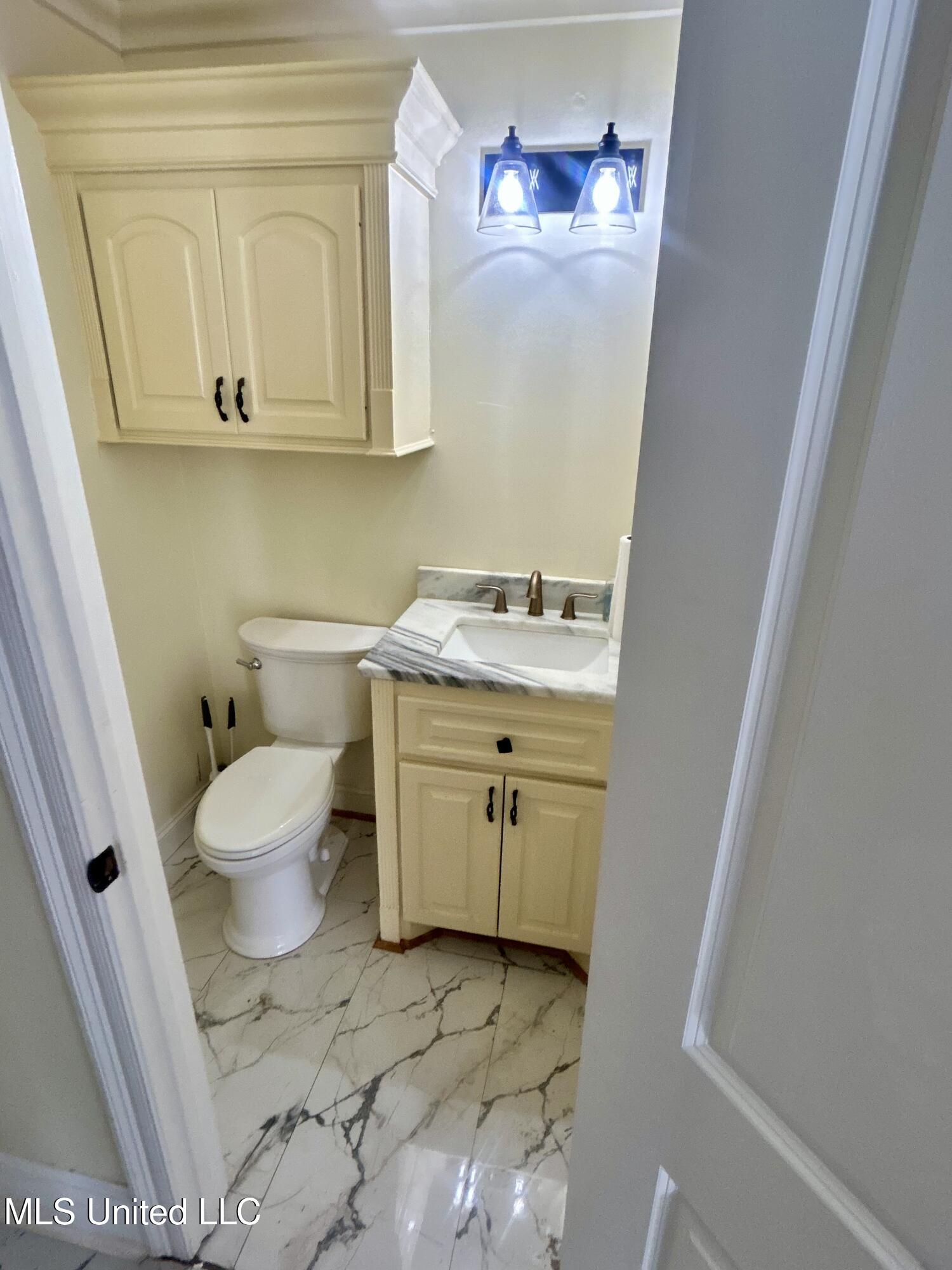 589 N Old Canton Road Property Photo 31