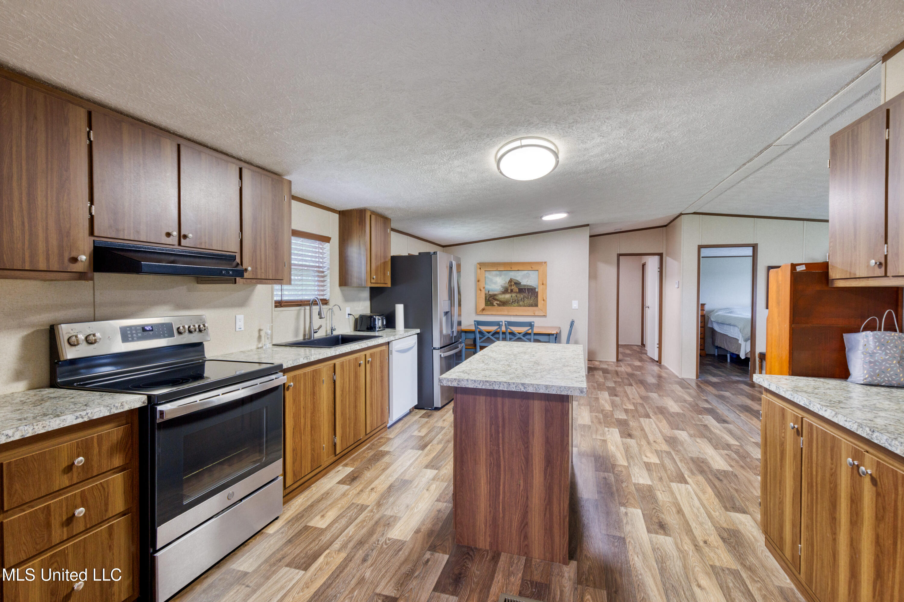 28193 J P Ladner Road Property Photo 28