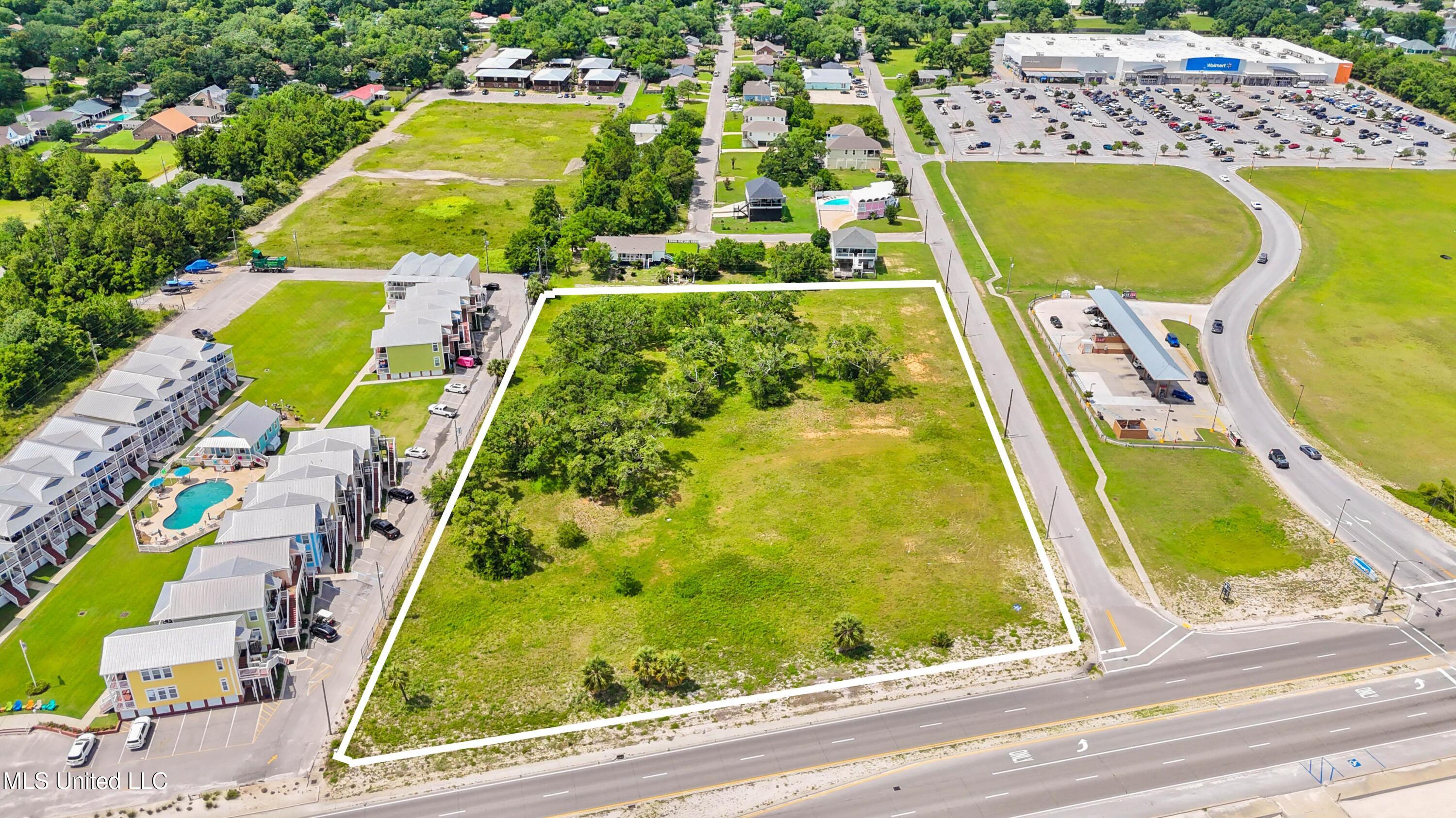 1525 E Beach Boulevard Property Photo 5