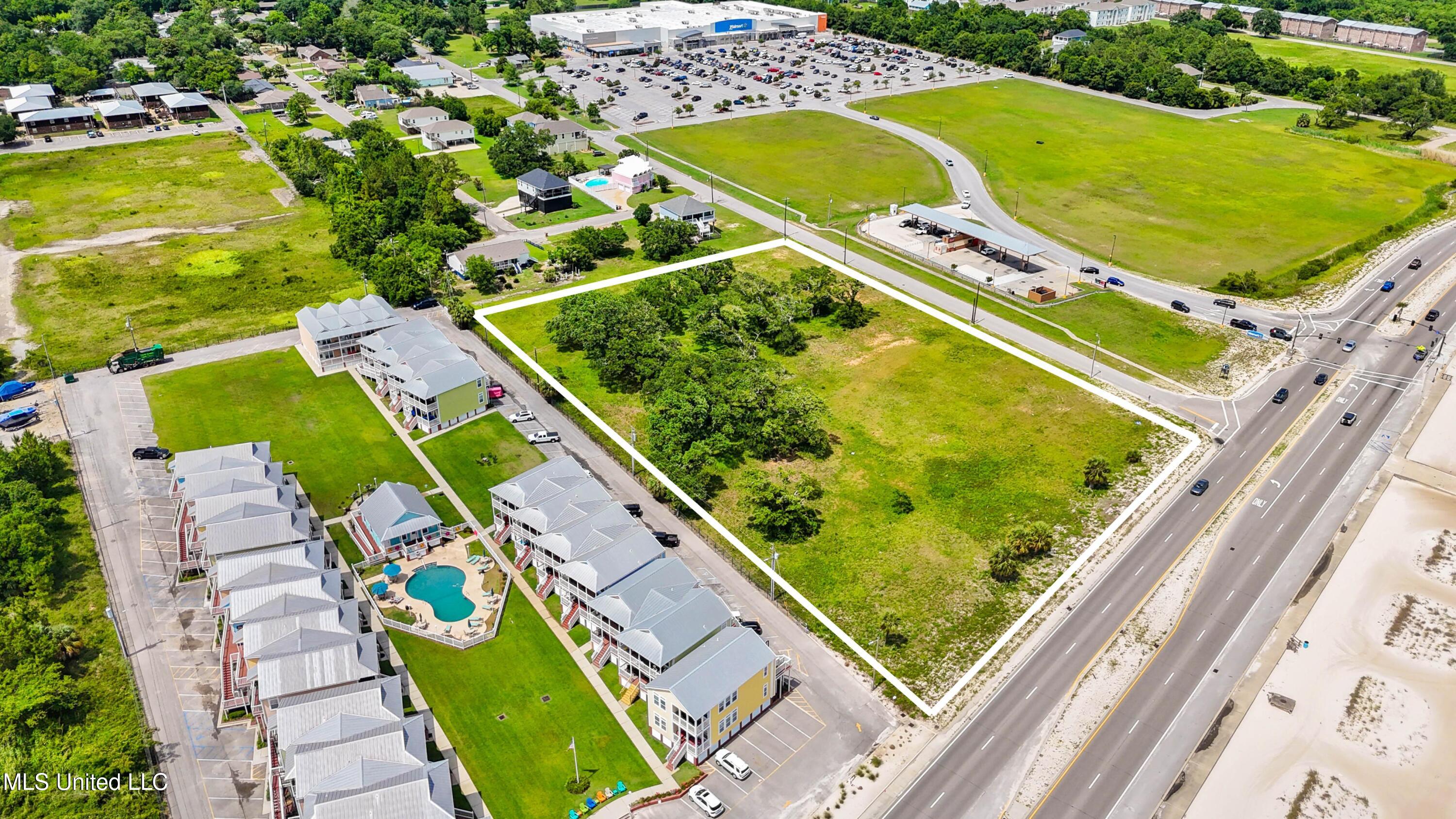 1525 E Beach Boulevard Property Photo 6