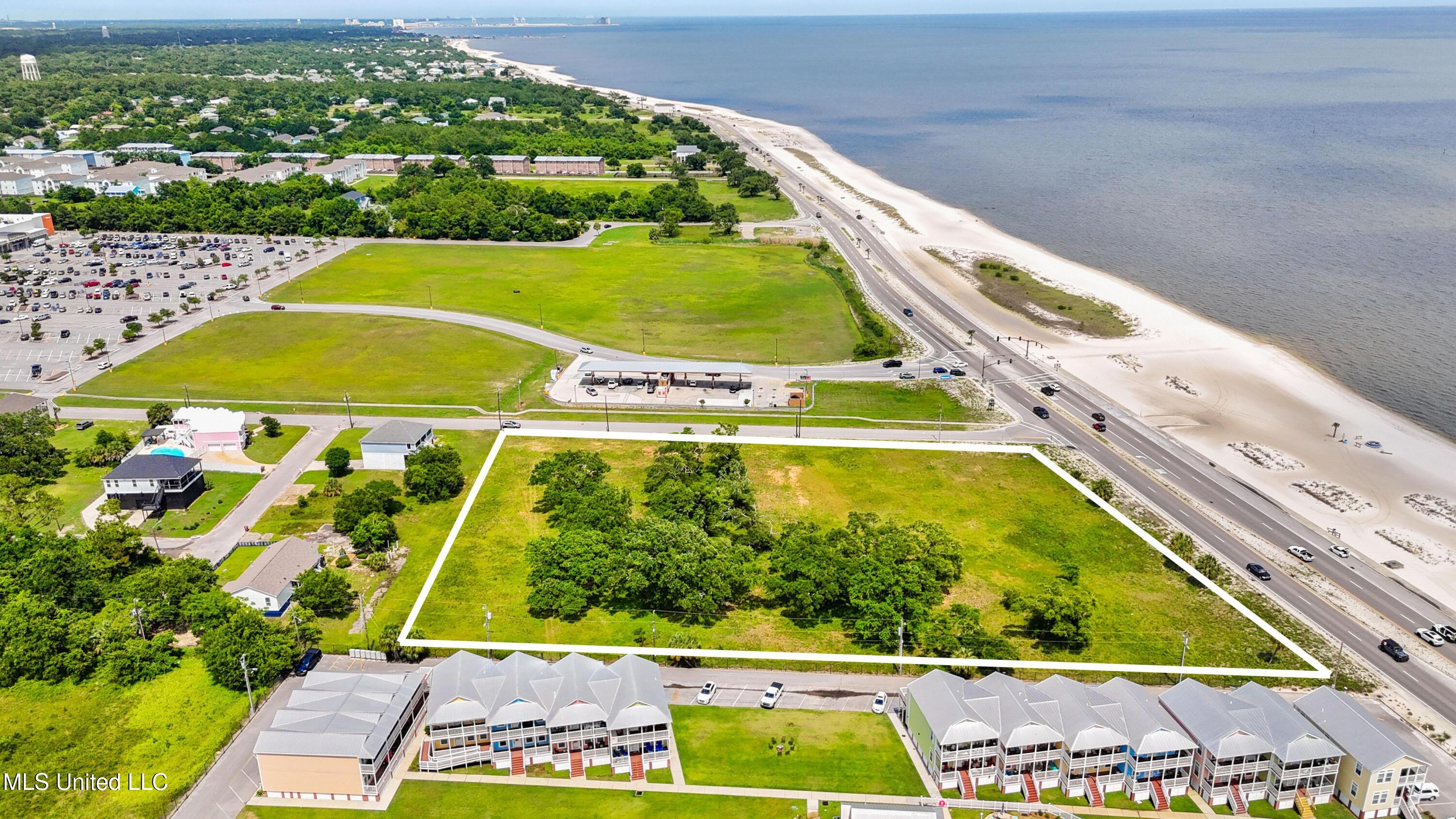 1525 E Beach Boulevard Property Photo 7