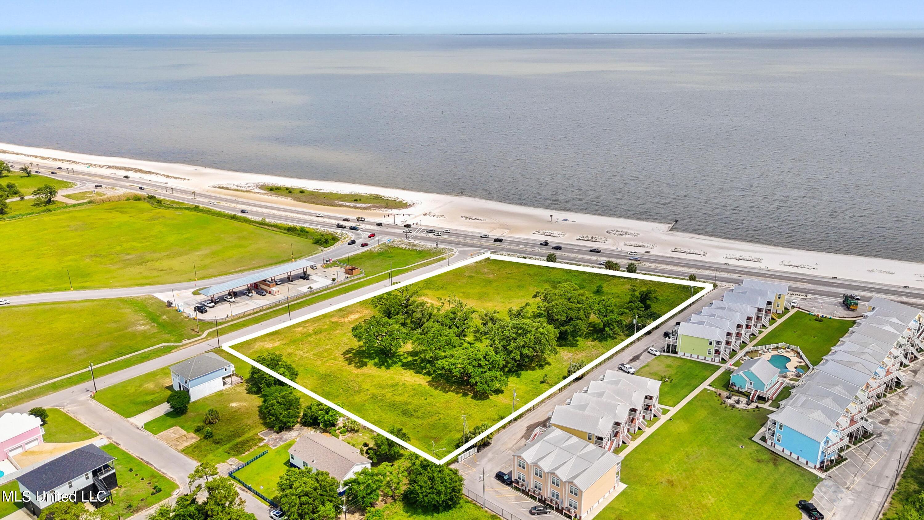 1525 E Beach Boulevard Property Photo 8