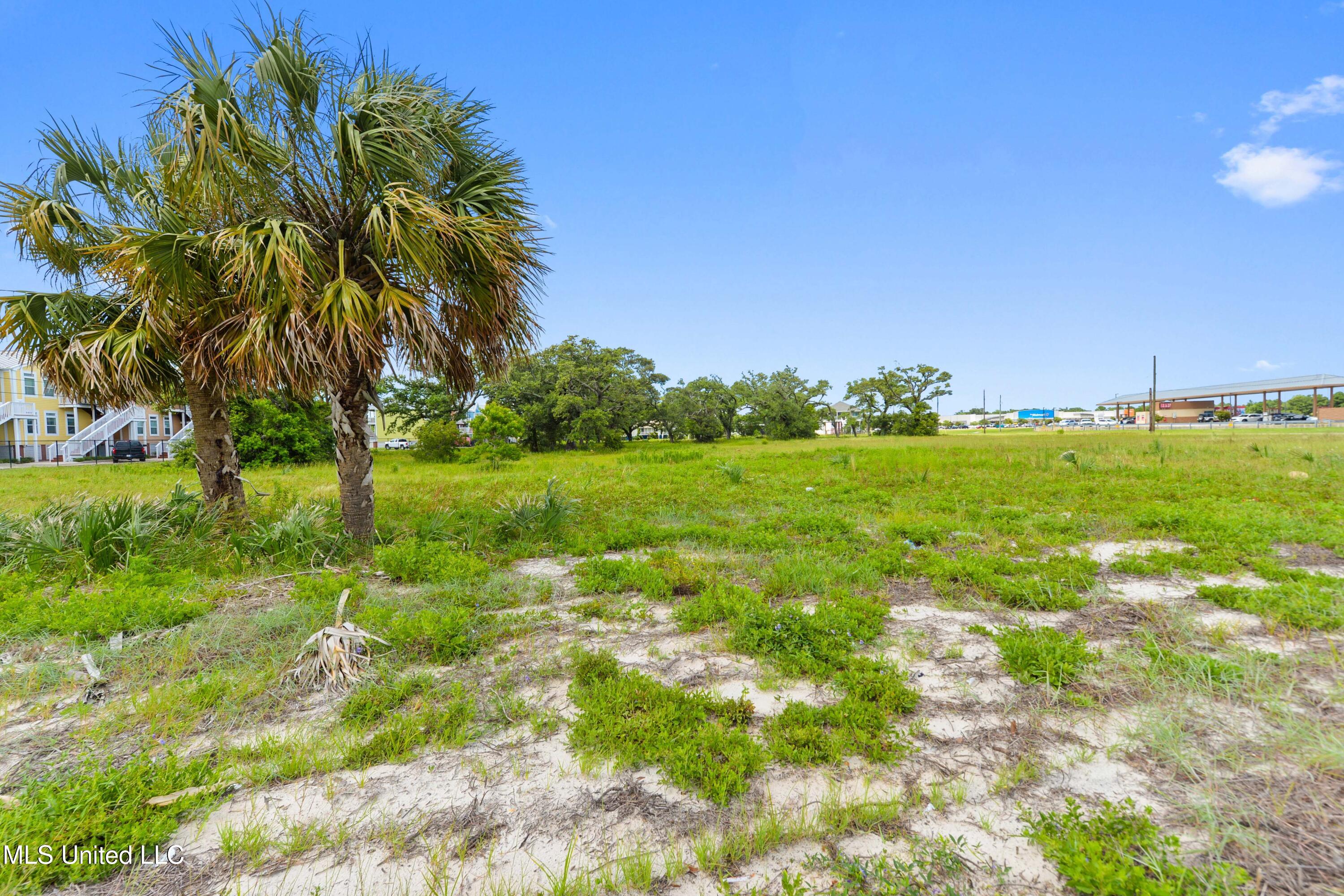 1525 E Beach Boulevard Property Photo 9