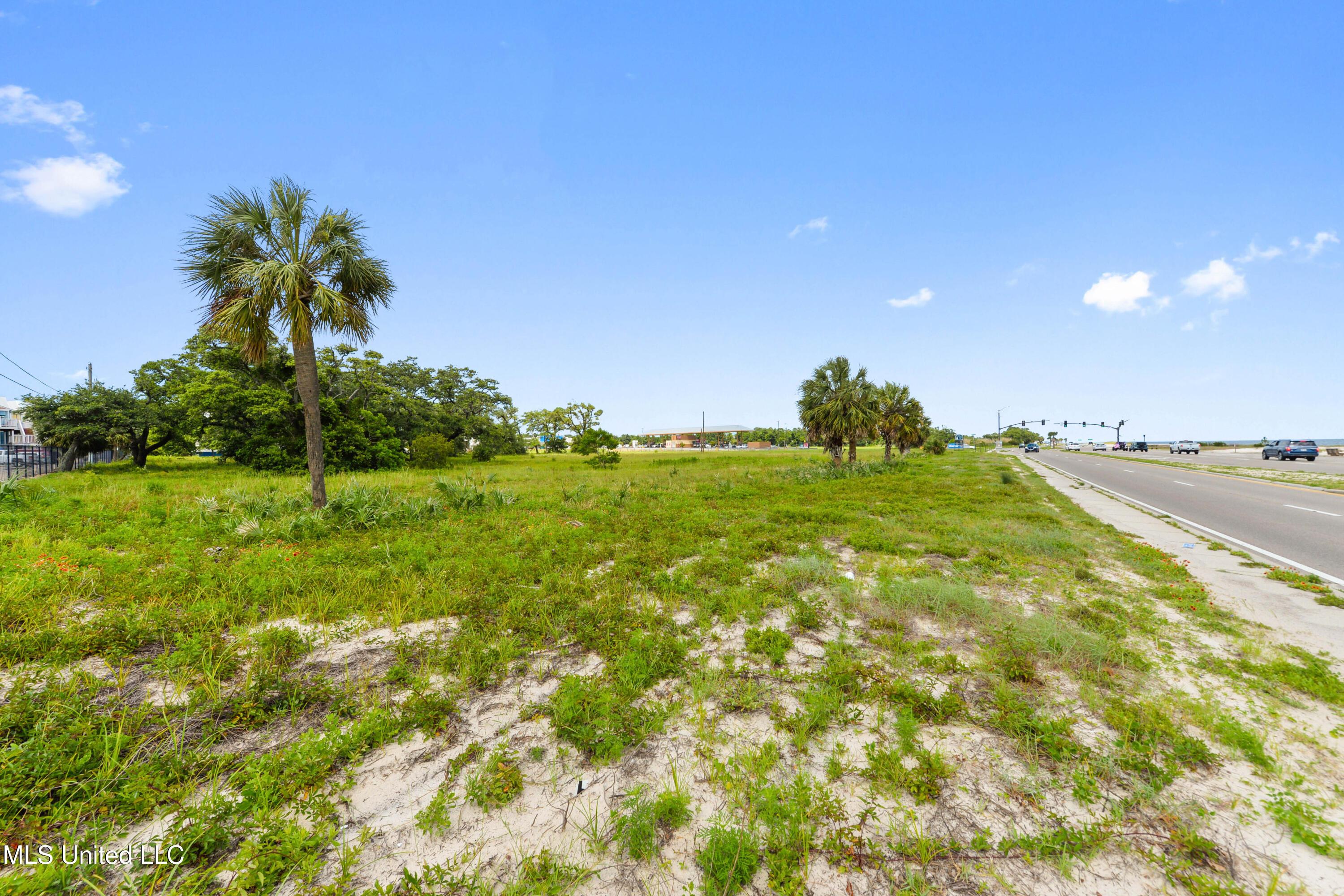 1525 E Beach Boulevard Property Photo 10