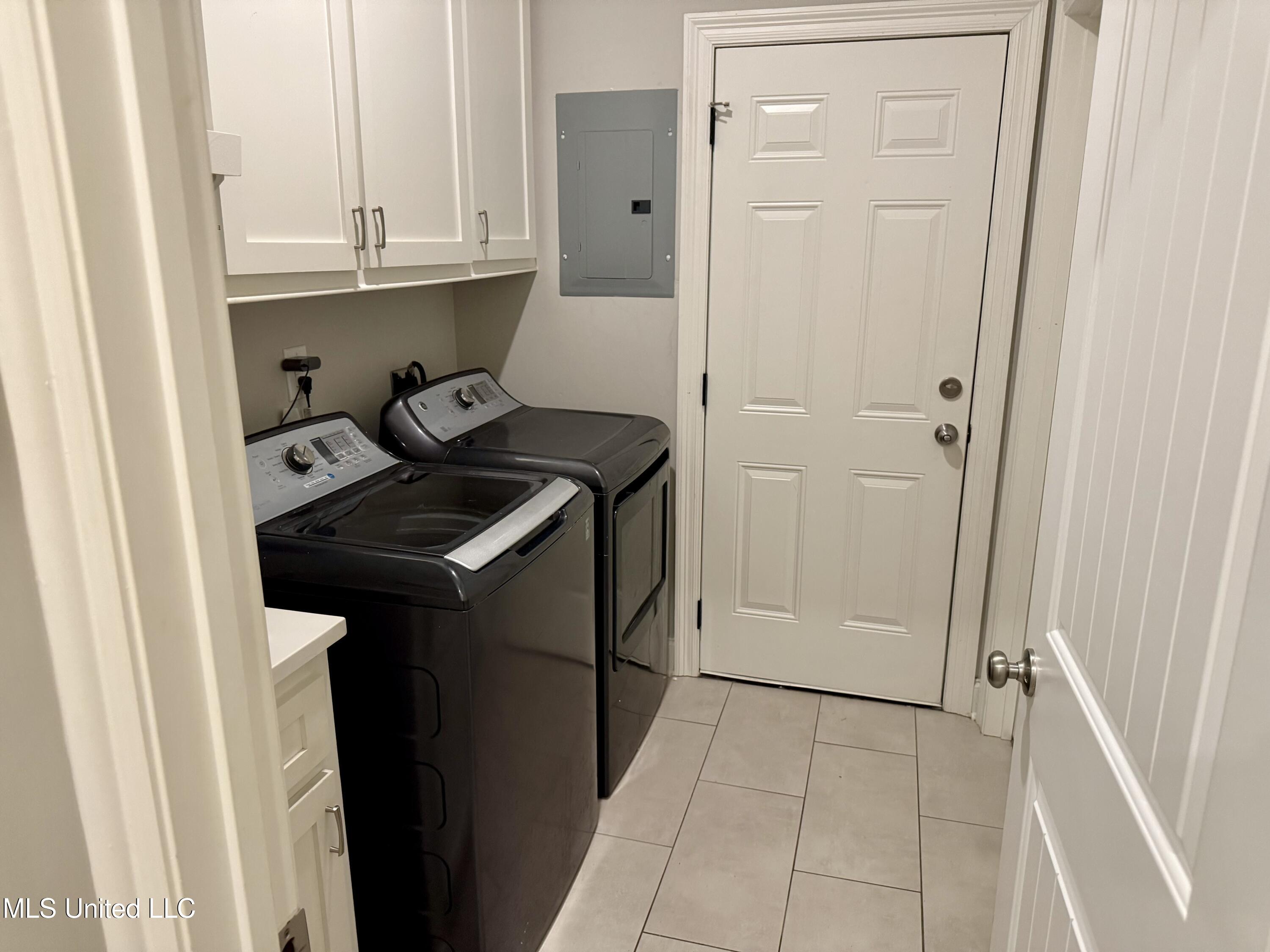 580 Hickory Place Property Photo 15