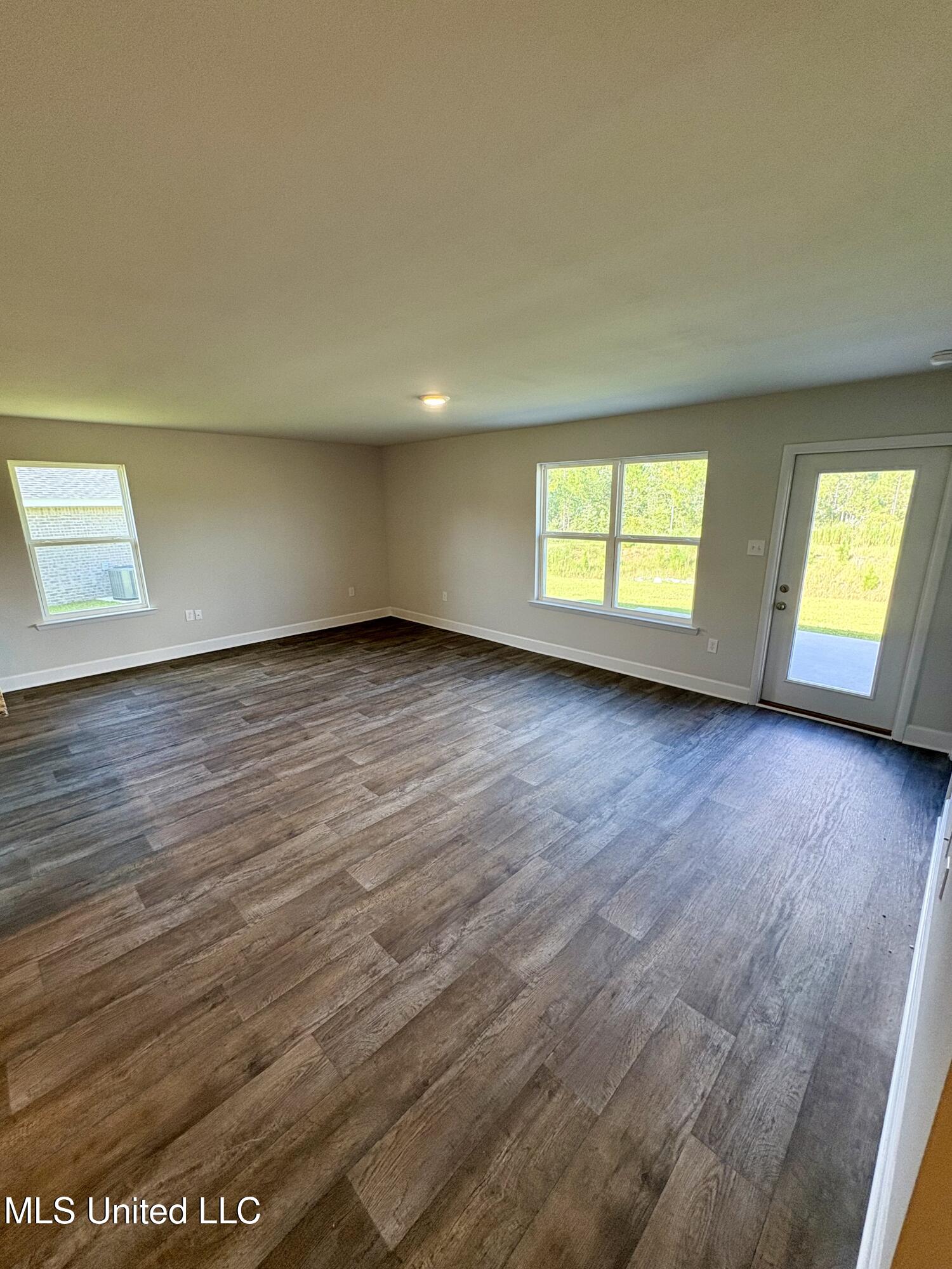 18060 Tiffany Renee Drive Property Photo 7