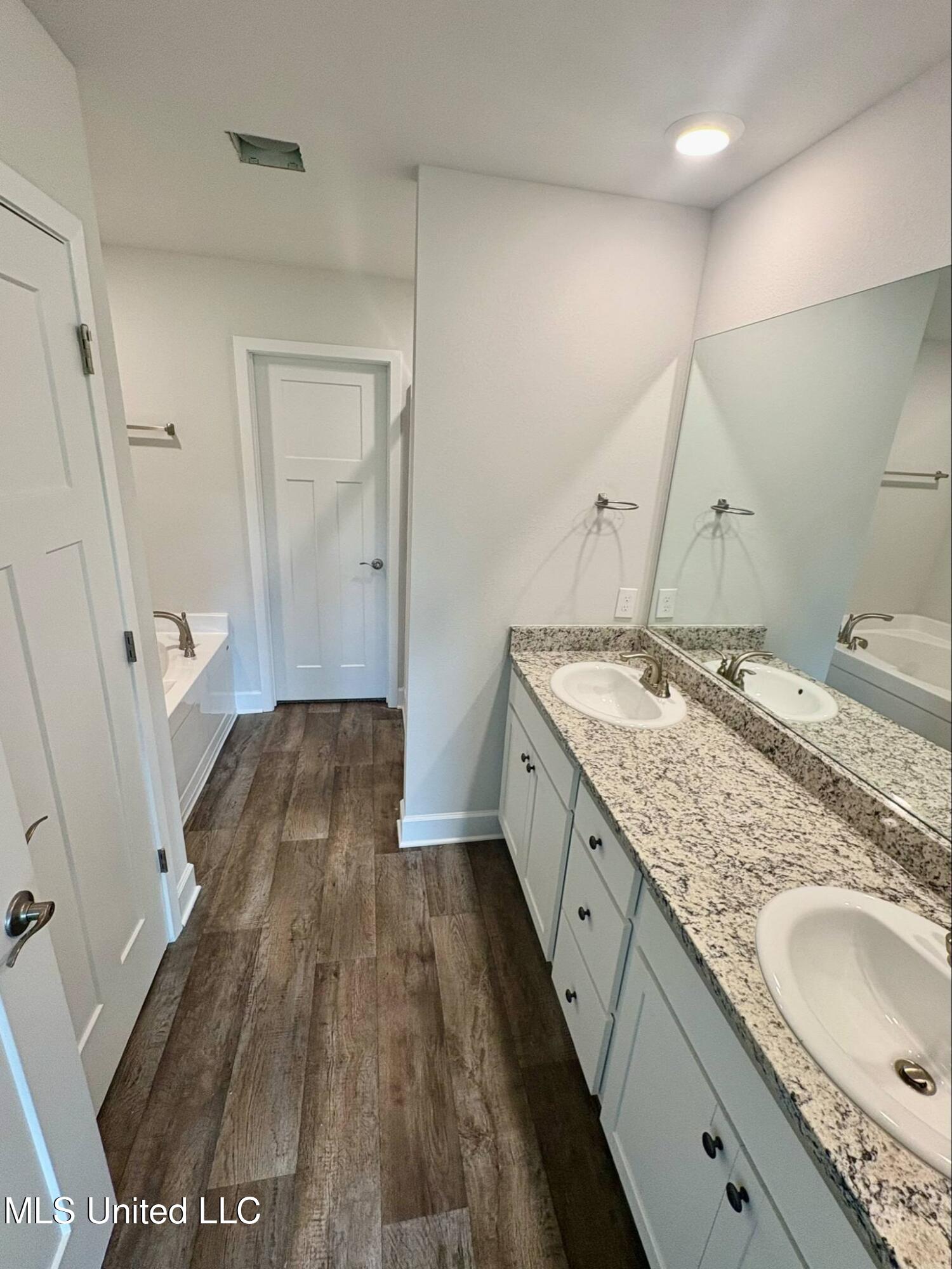 18060 Tiffany Renee Drive Property Photo 15