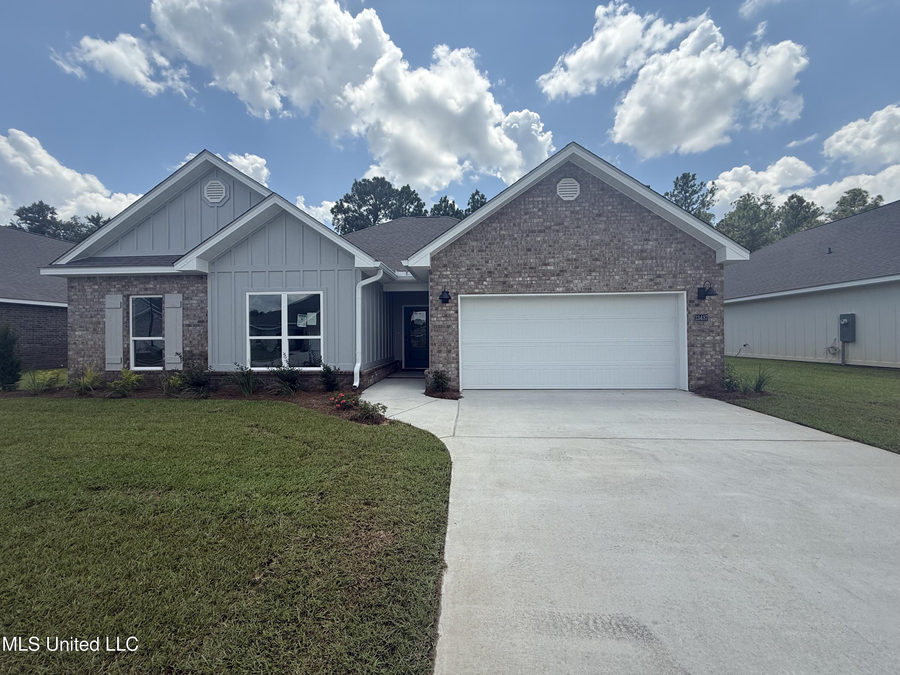 13437 Crane Drive Property Photo 1