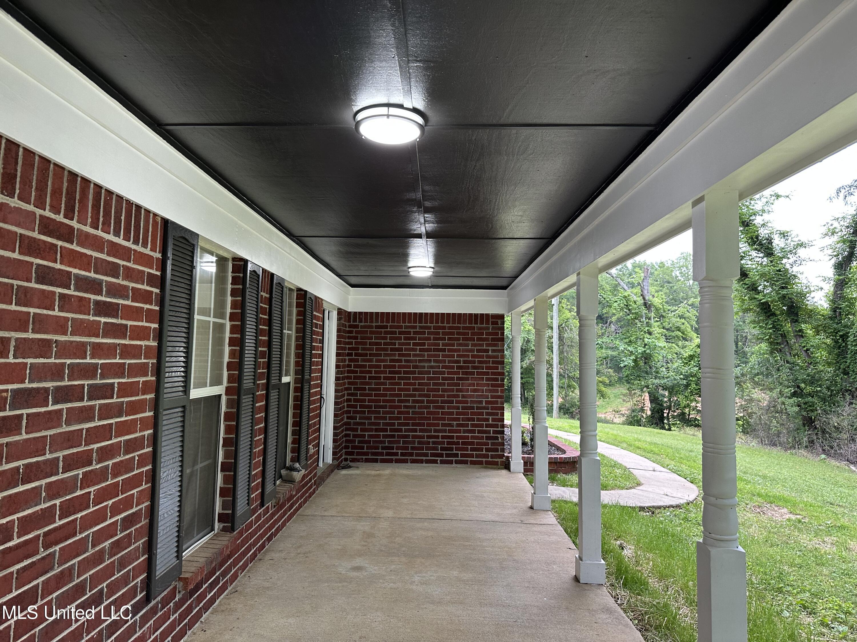 90 Vance Cove Property Photo 3