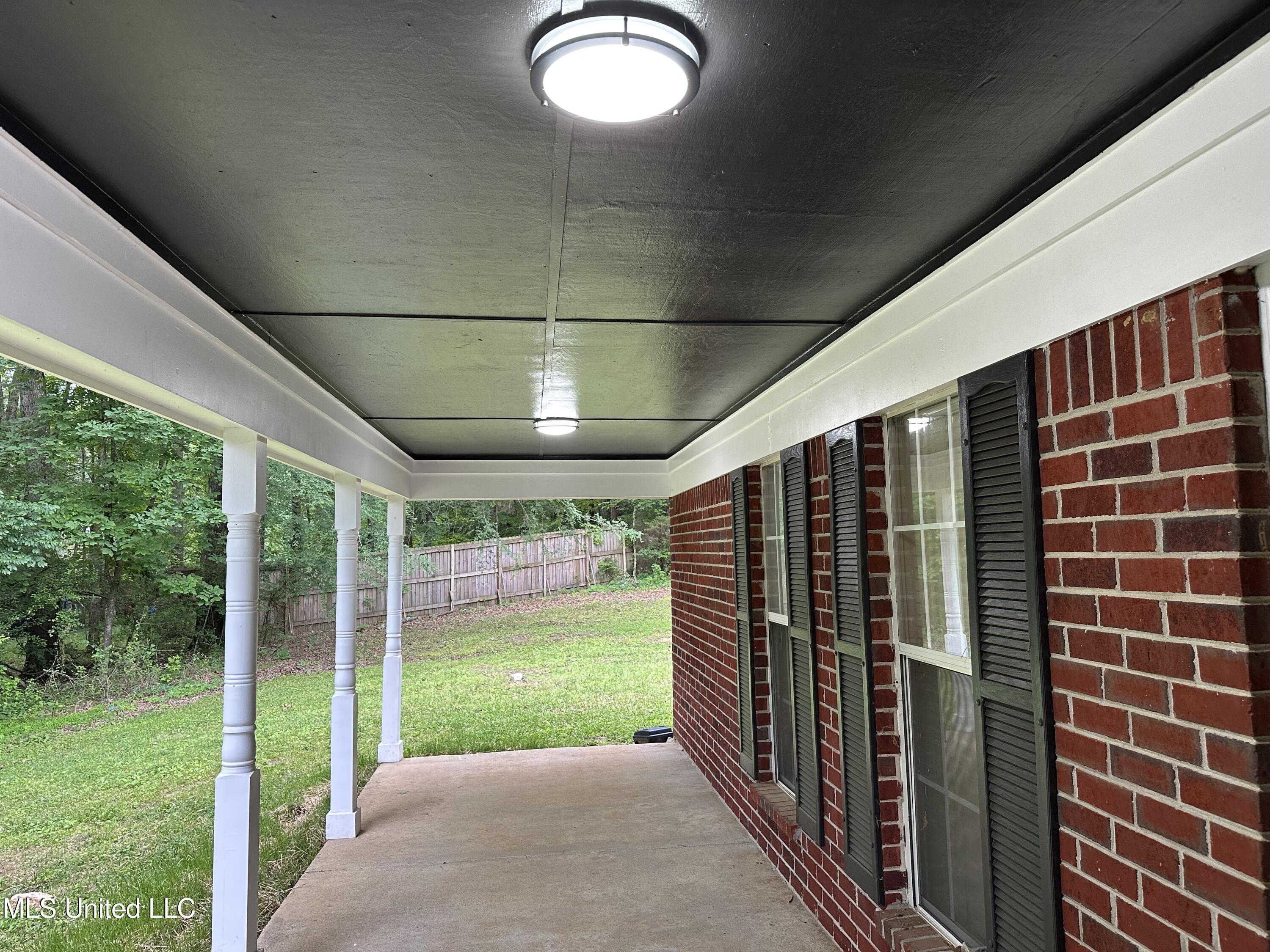 90 Vance Cove Property Photo 4