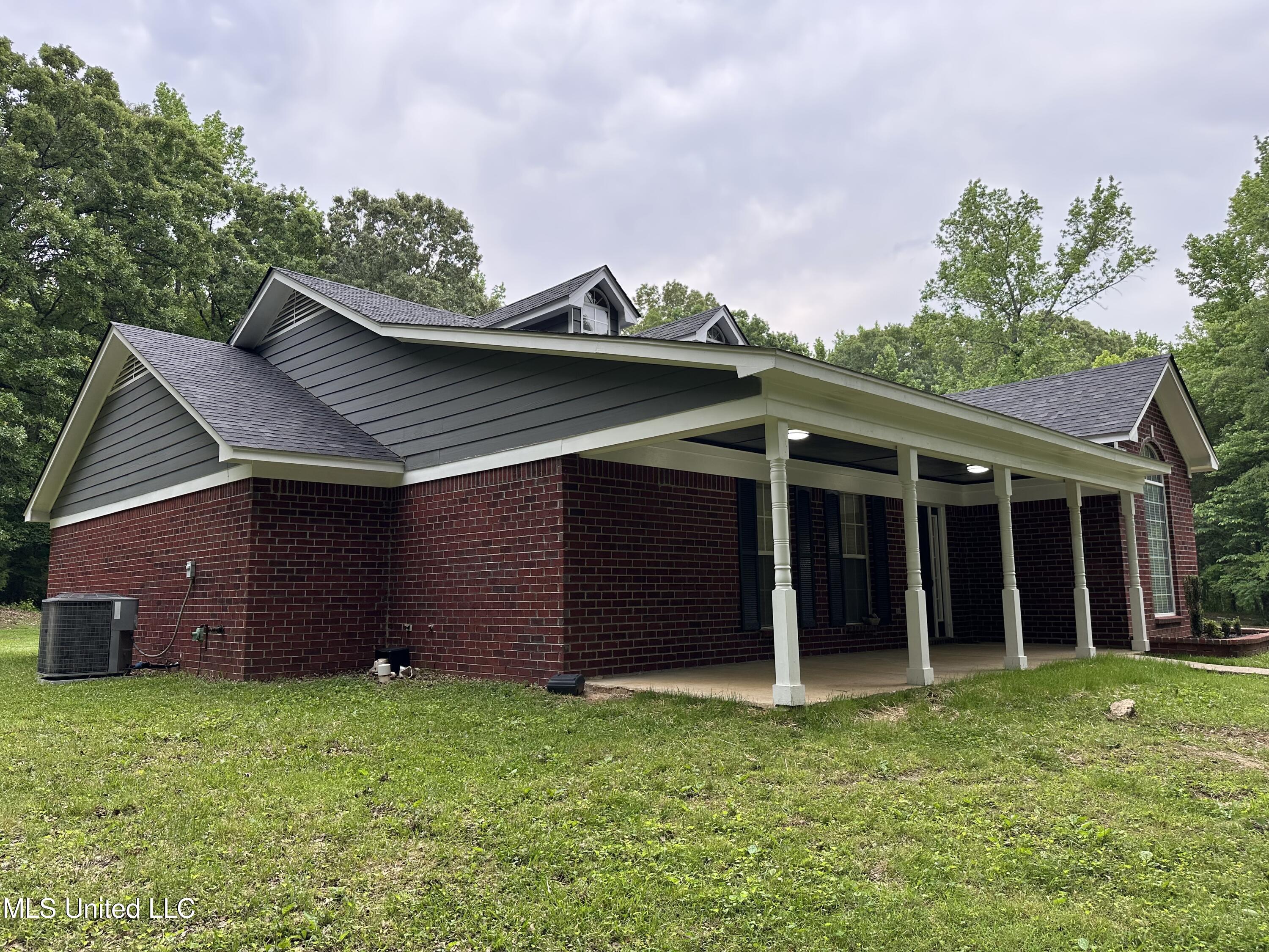 90 Vance Cove Property Photo 5