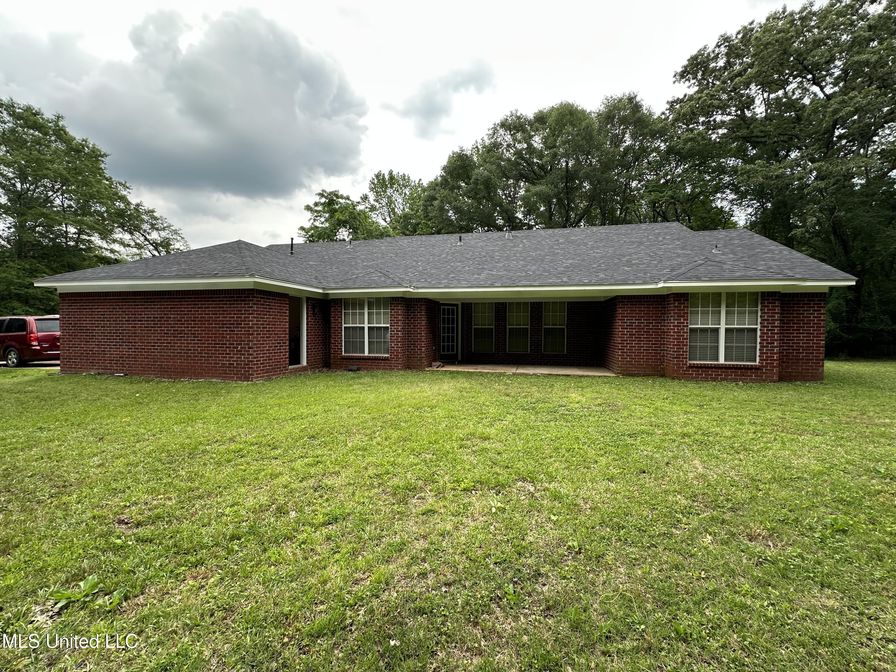 90 Vance Cove Property Photo 8