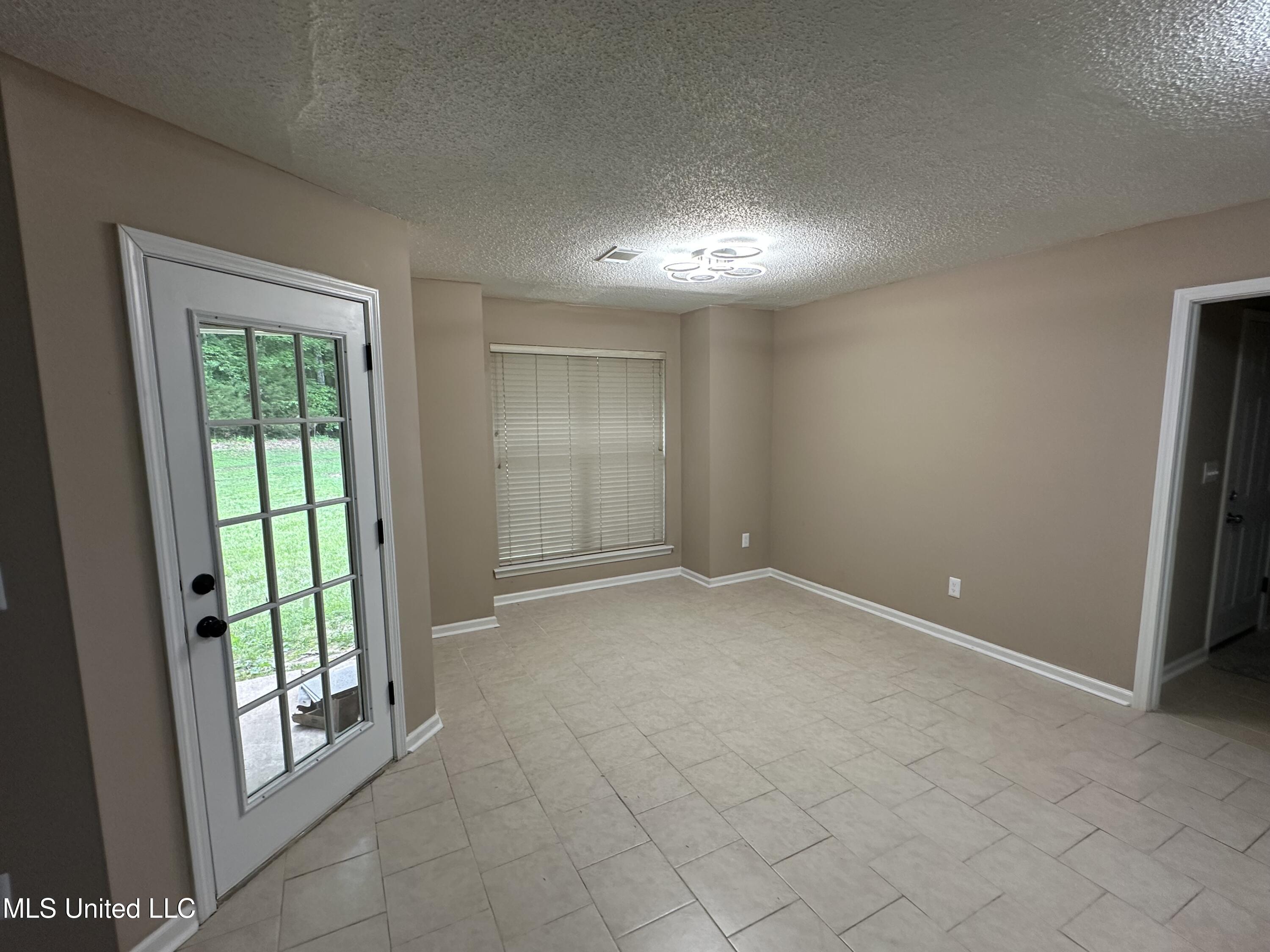 90 Vance Cove Property Photo 14