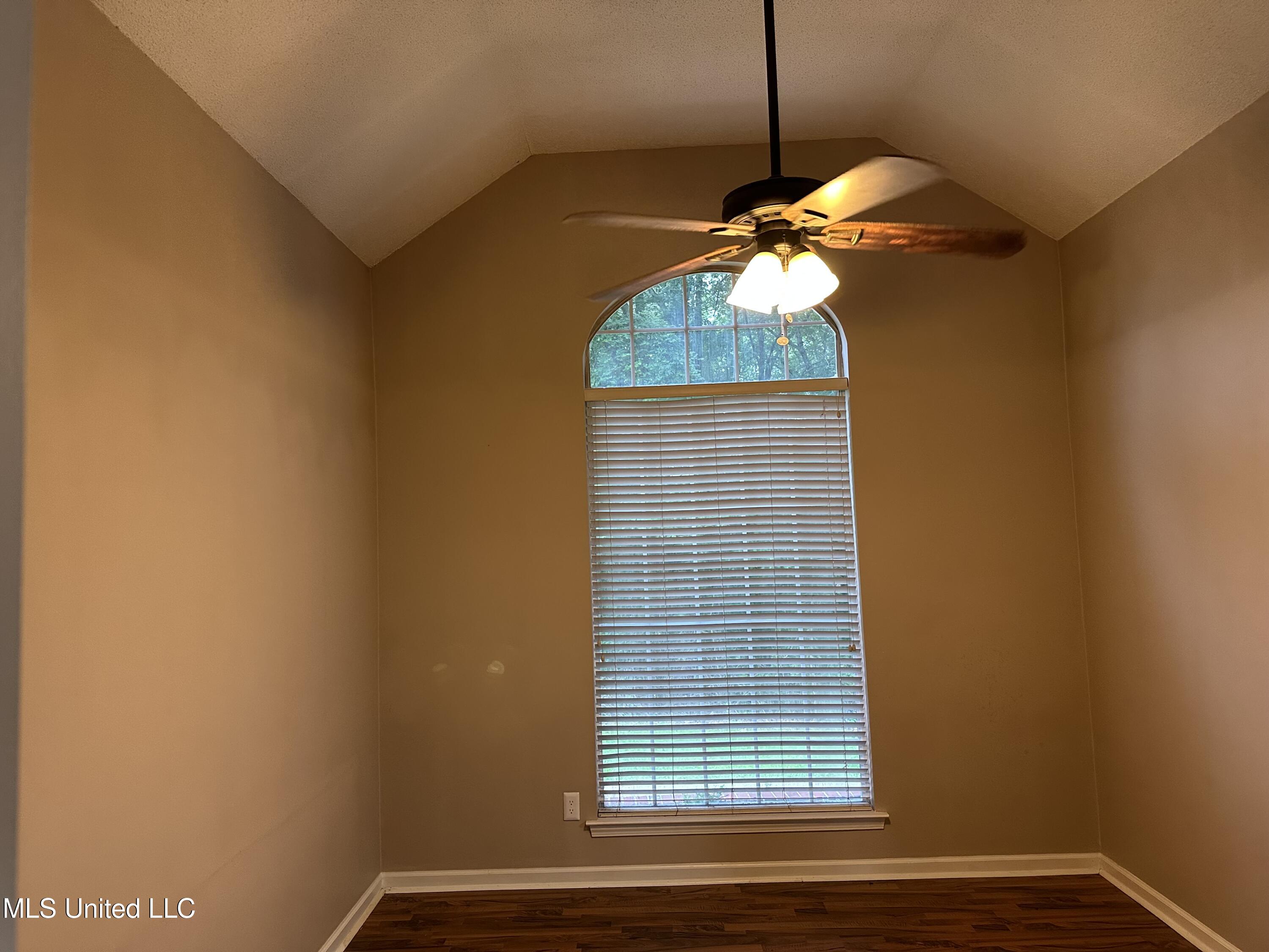 90 Vance Cove Property Photo 16