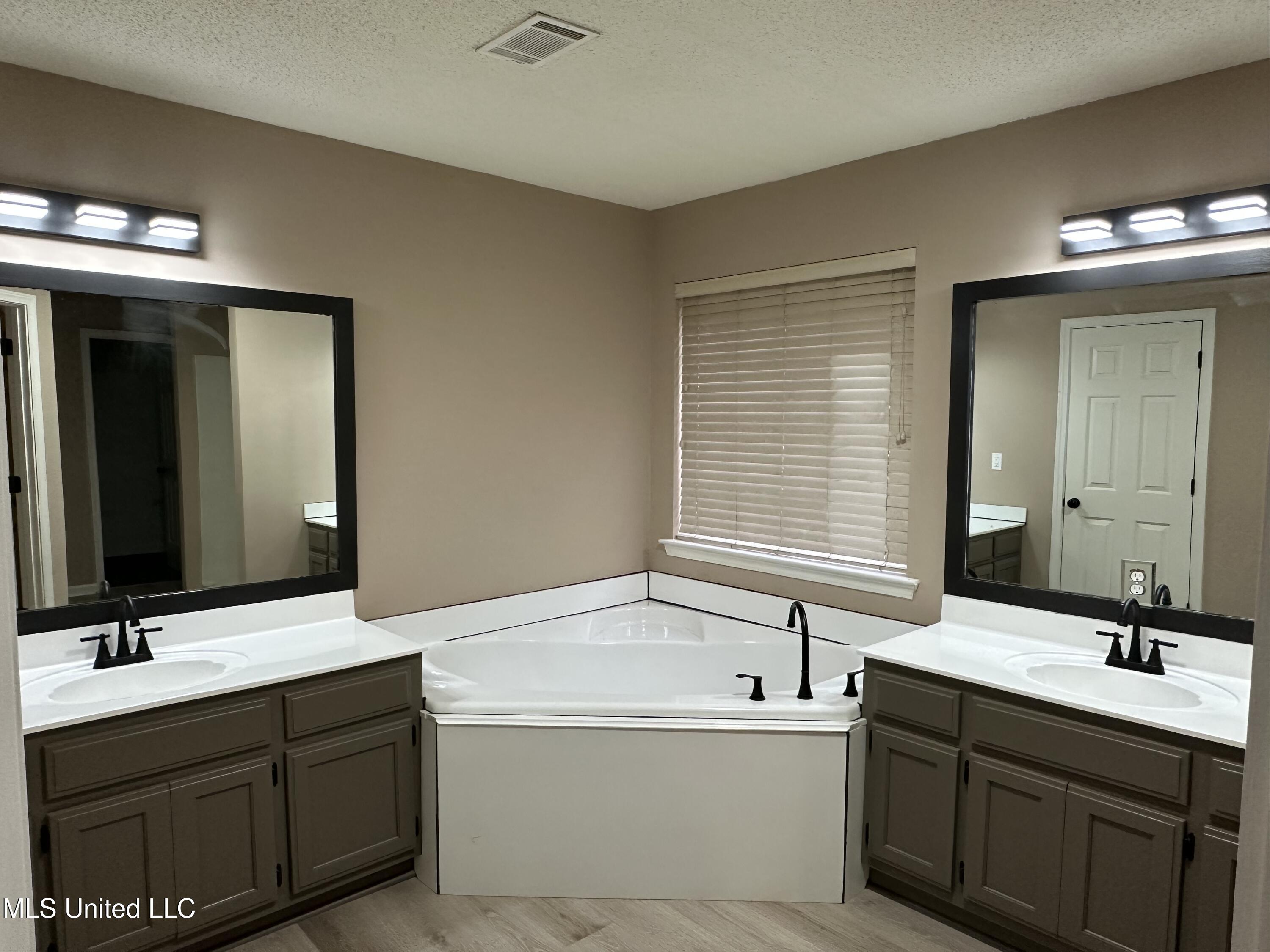 90 Vance Cove Property Photo 22