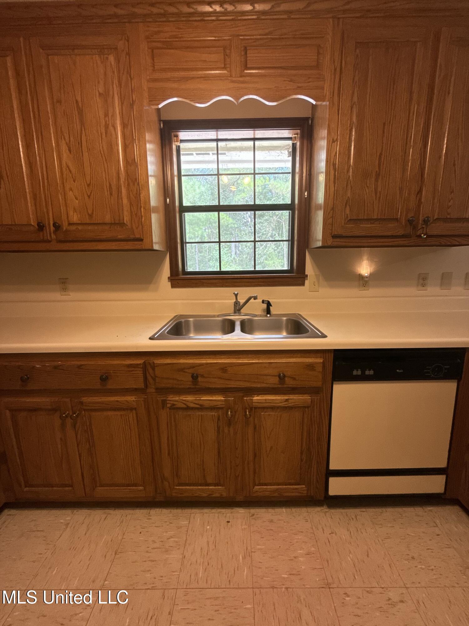 12 Minerva Road Property Photo 7