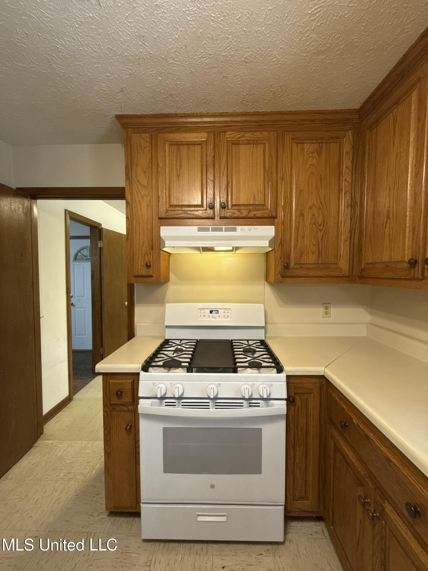 12 Minerva Road Property Photo 8