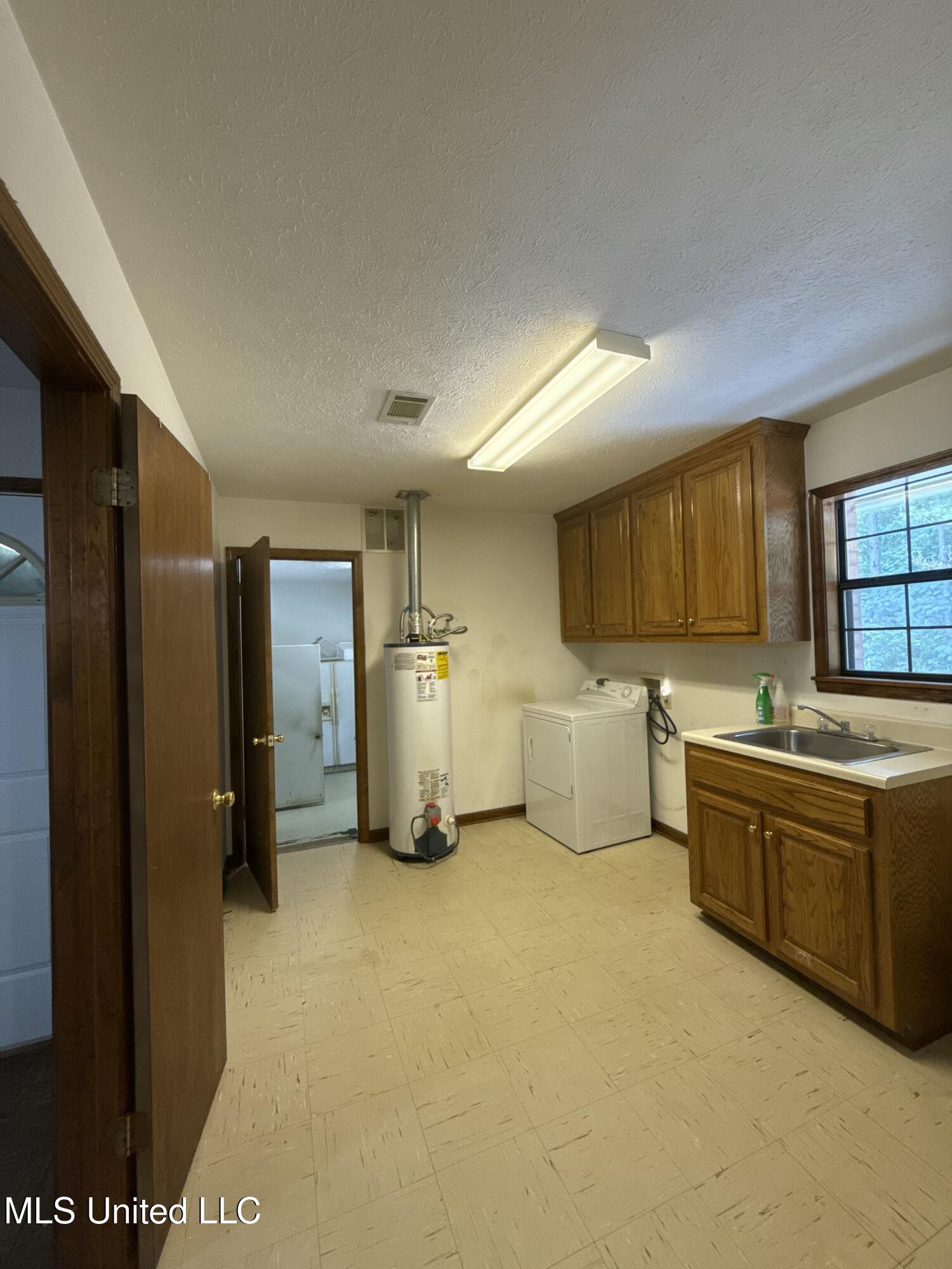 12 Minerva Road Property Photo 10